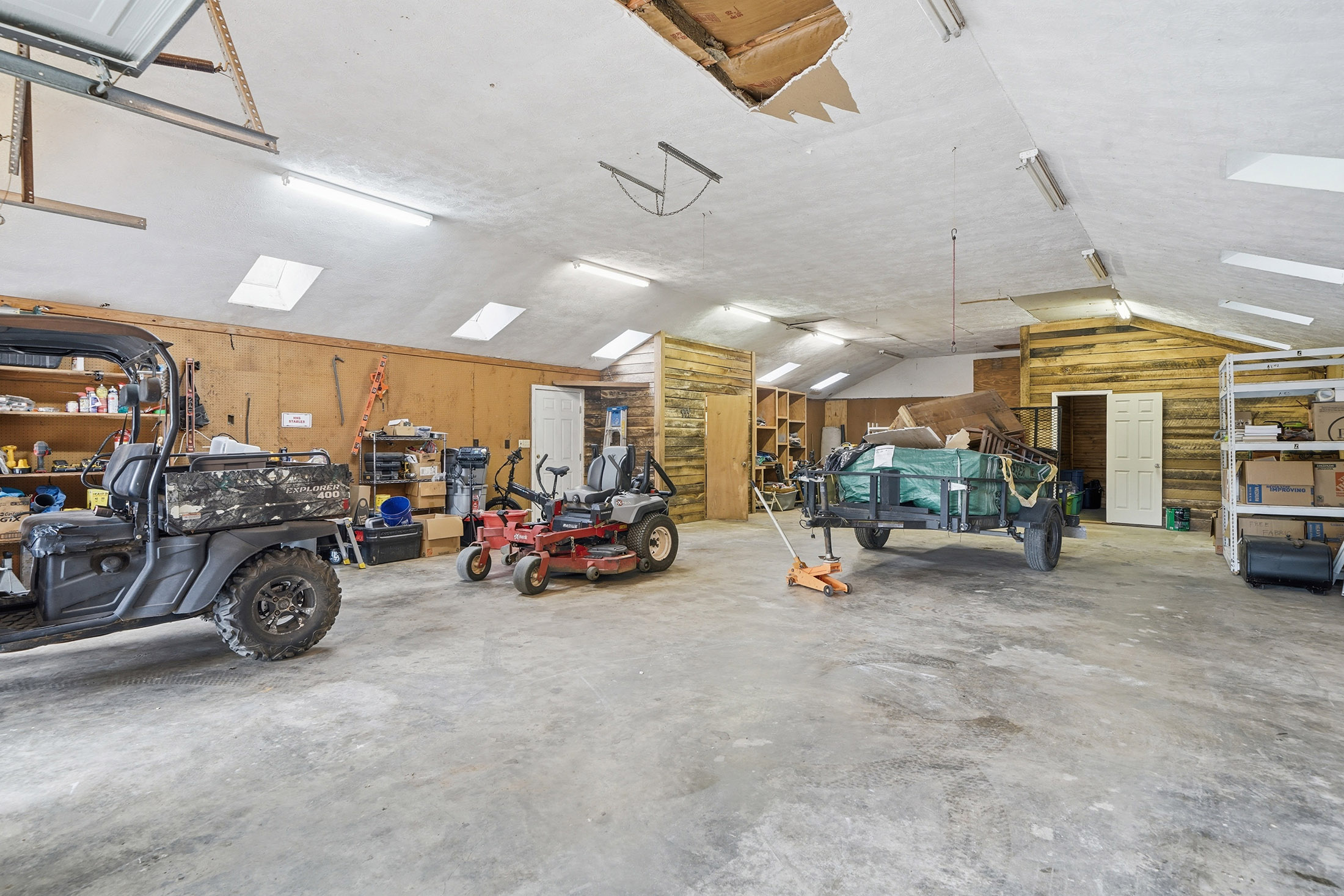  Exceptional Brick Ranch on 5+/- Picturesque Acres - 物件實景