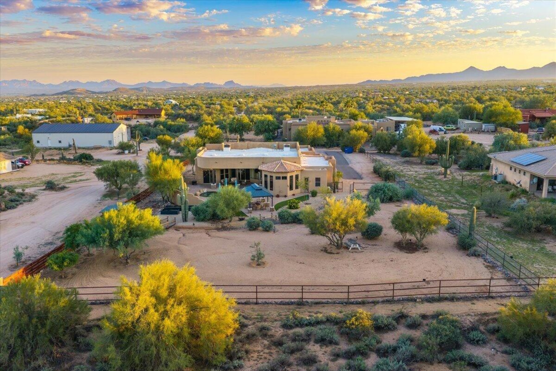  16348 E Calle de los Flores Dr  Scottsdale, AZ - 物件實景