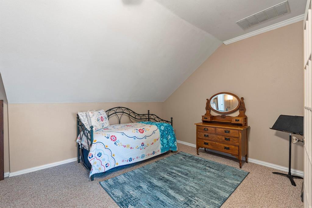 Terrell, Texas, 75160, United States, 4 Bedrooms Bedrooms, ,5 BathroomsBathrooms,Residential,For Sale,1827226