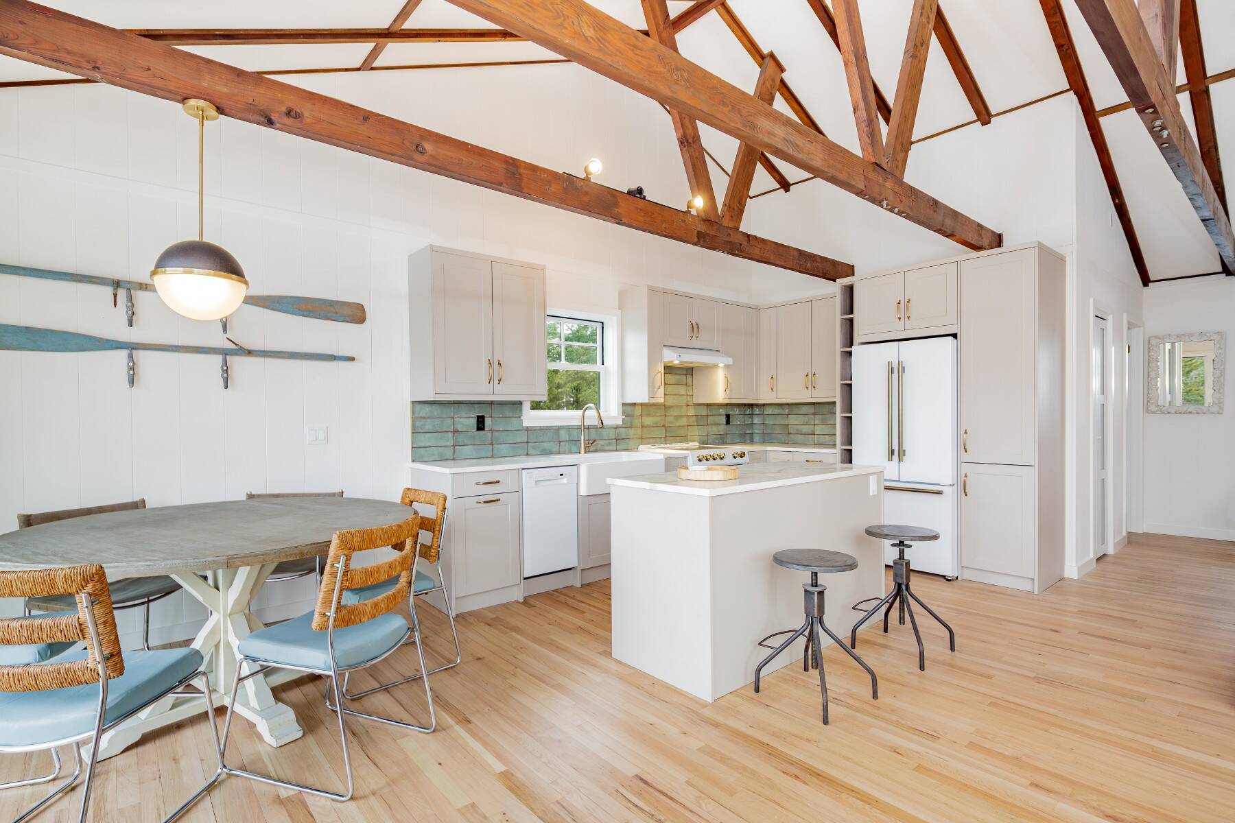  Southampton Cove Retreat - Renovated 3BR with Water Views - 物件實景