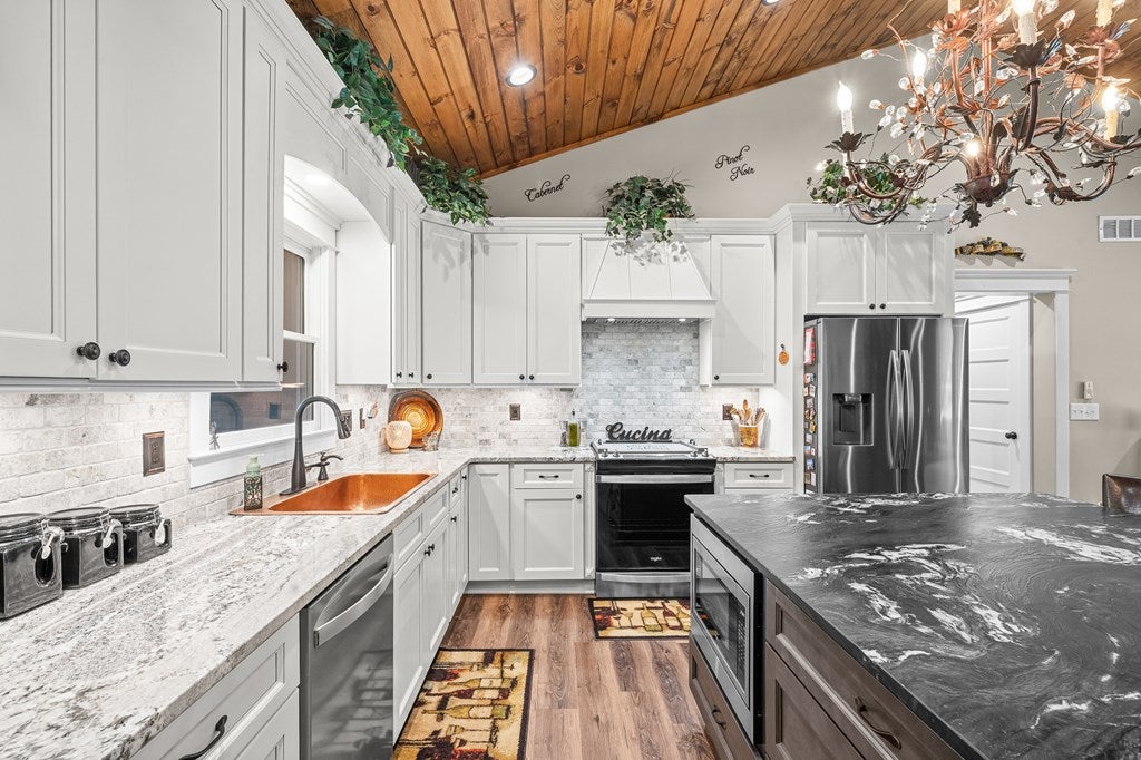 Talking Rock, Georgia, 30175, United States, 3 Bedrooms Bedrooms, ,2 BathroomsBathrooms,Residential,For Sale,1972069