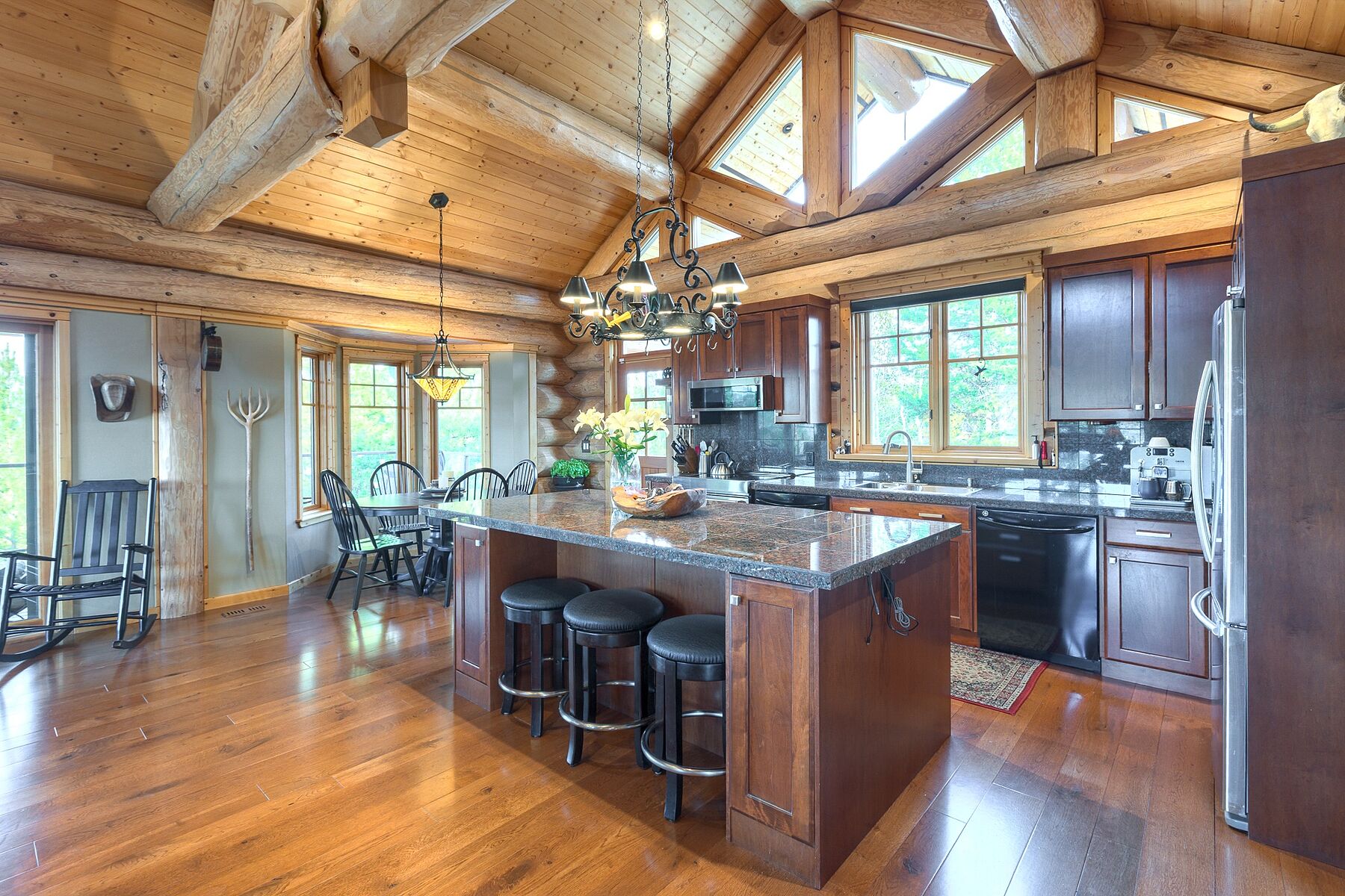 Custom Log Home - 物件實景
