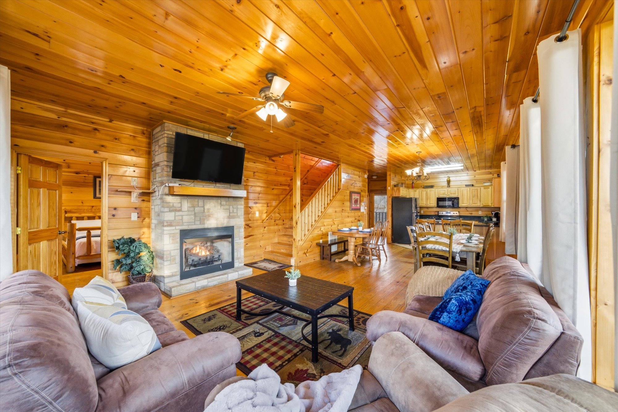 Sevierville, Tennessee, 37876-3406, United States, 3 Bedrooms Bedrooms, ,5 BathroomsBathrooms,Residential,For Sale,2048789