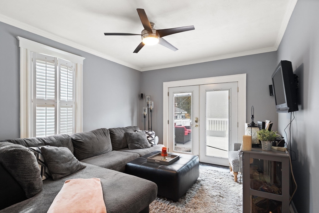 Salem, Massachusetts, 01970, United States, 3 Bedrooms Bedrooms, ,1 BathroomBathrooms,Residential,For Sale,1988229