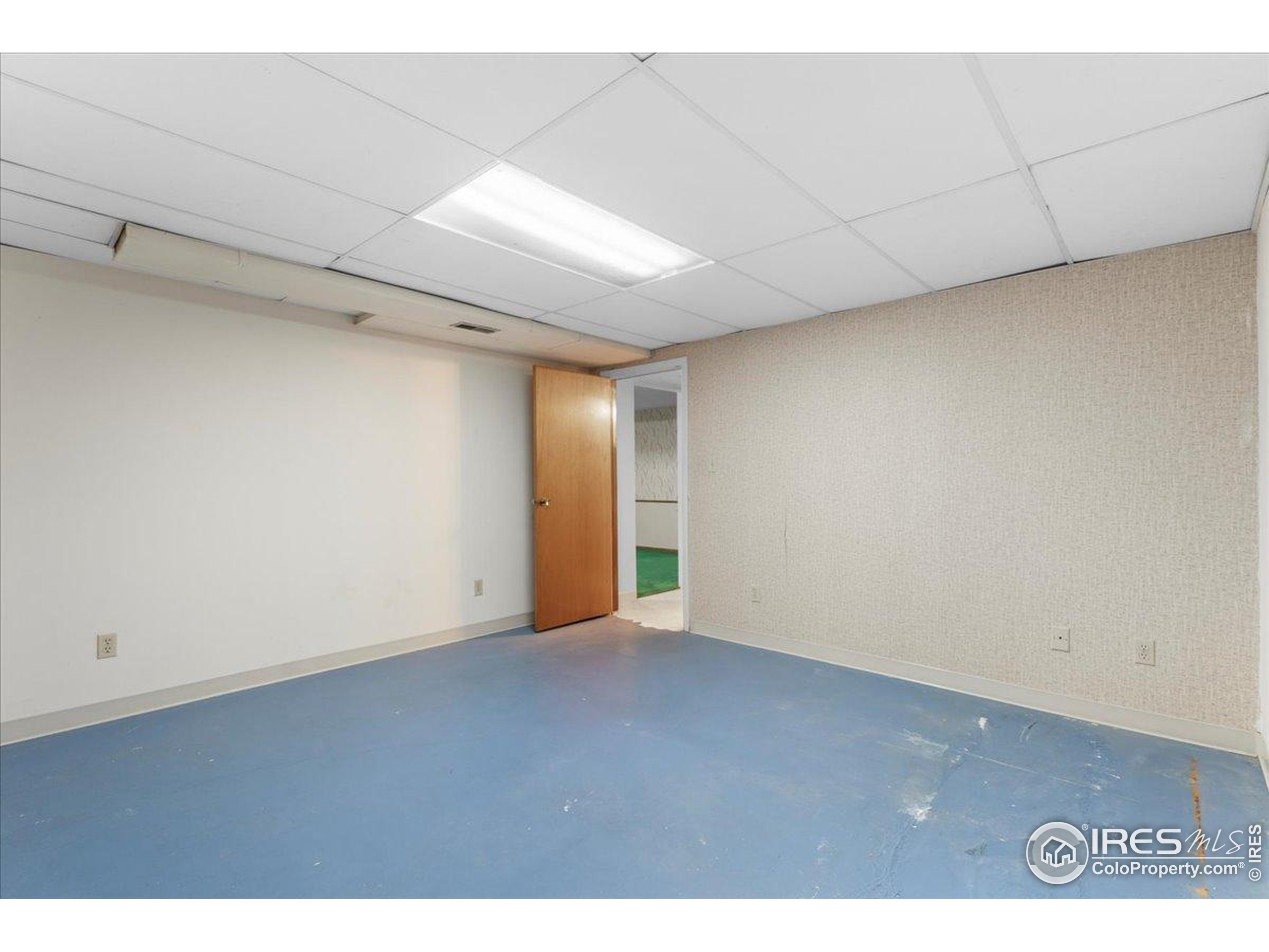 Loveland, Colorado, 80538, United States, 5 Bedrooms Bedrooms, ,1 BathroomBathrooms,Residential,For Sale,1988384