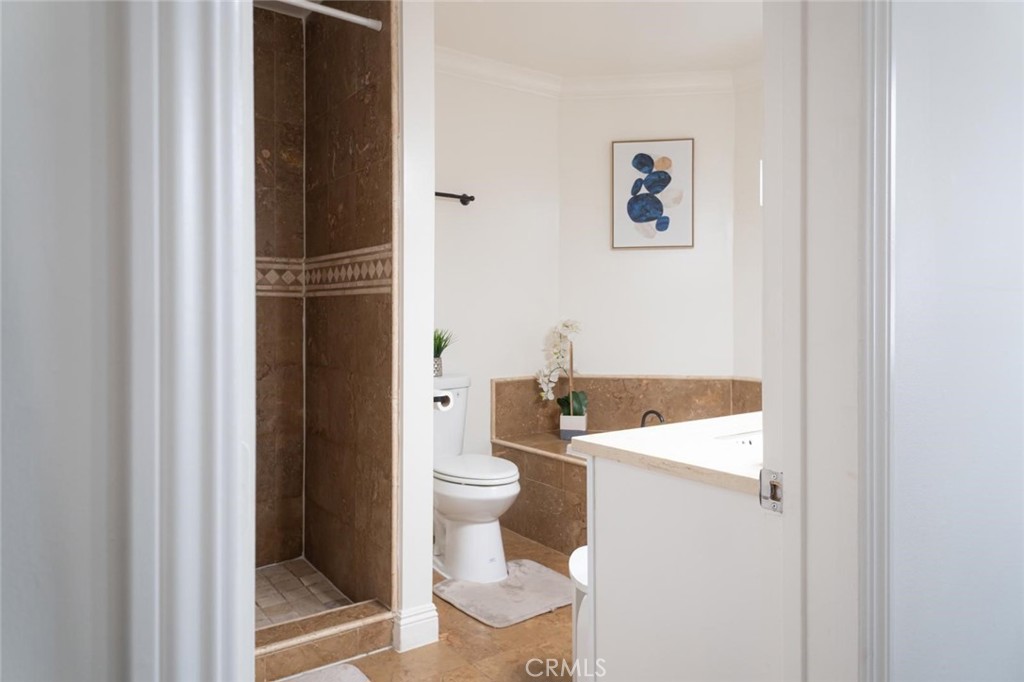 Los Angeles, California, 90043, United States, 3 Bedrooms Bedrooms, ,2 BathroomsBathrooms,Residential,For Sale,1981905