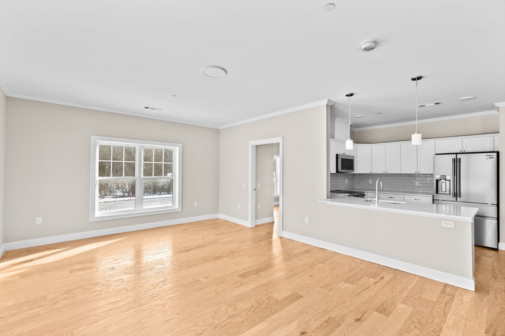 Milton, Massachusetts, 02186, United States, 2 Bedrooms Bedrooms, ,2 BathroomsBathrooms,Residential,For Sale,1907796