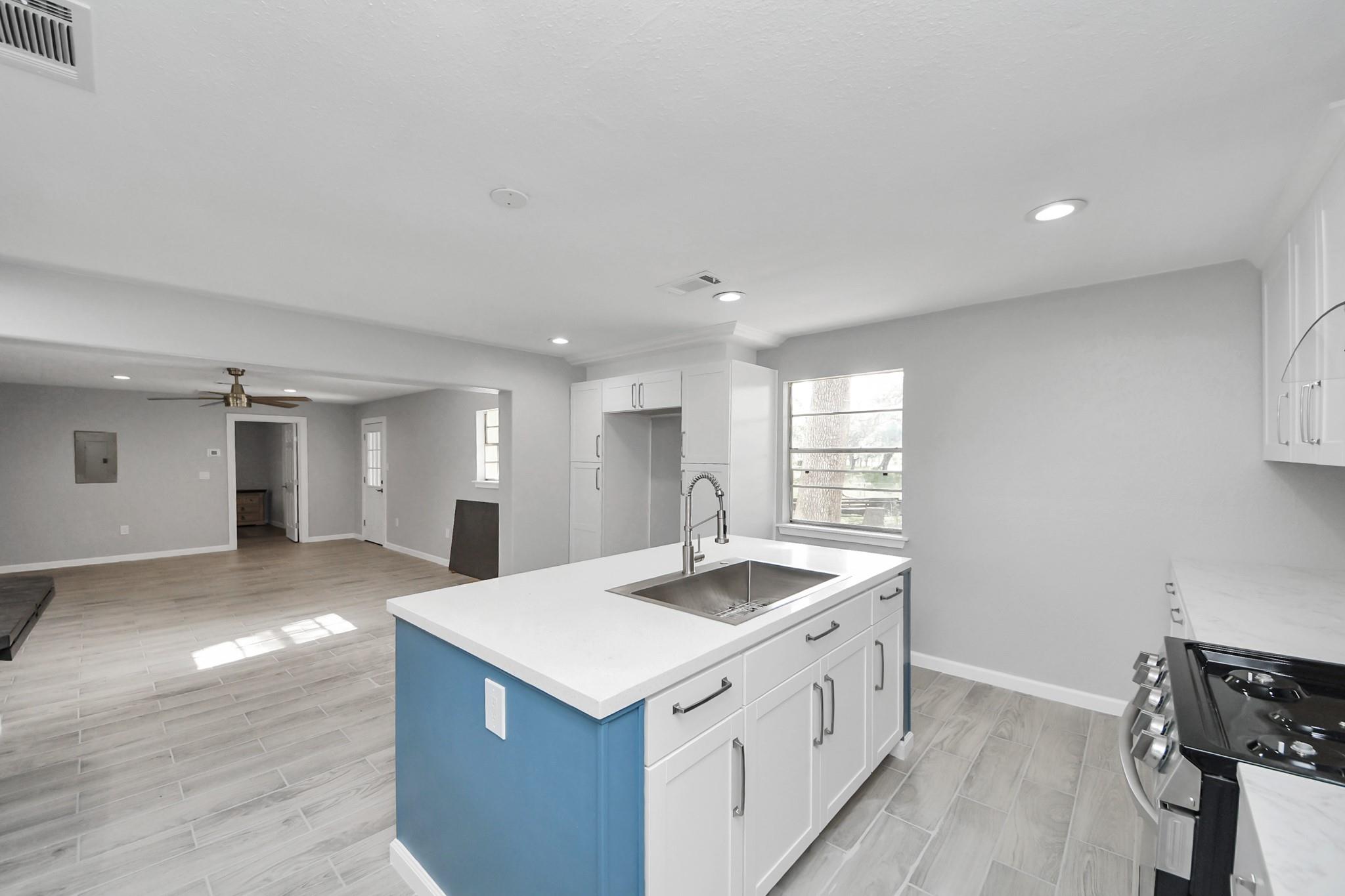 Sheridan, Texas, 78962, United States, 2 Bedrooms Bedrooms, ,2 BathroomsBathrooms,Residential,For Sale,1981605