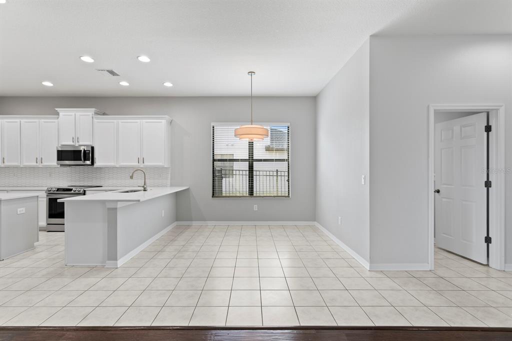 Lutz, Florida, 33558, United States, 4 Bedrooms Bedrooms, ,4 BathroomsBathrooms,Residential,For Sale,1817668