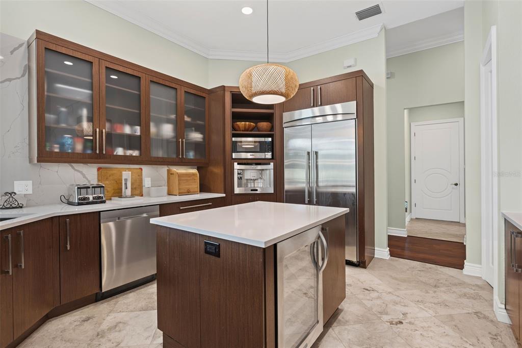 Bradenton, Florida, 34202, United States, 5 Bedrooms Bedrooms, ,5 BathroomsBathrooms,Residential,For Sale,1873833