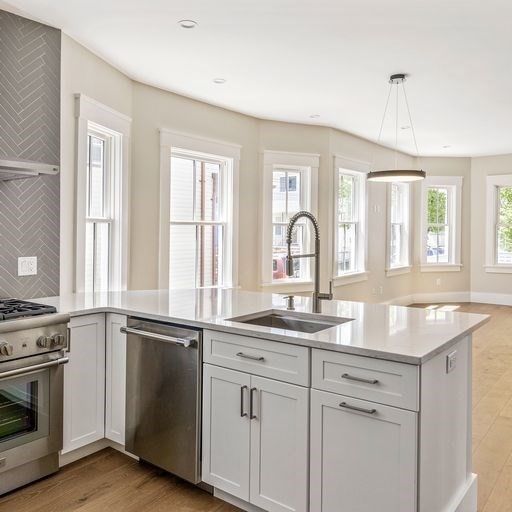 Somerville, Massachusetts, 02144, United States, 4 Bedrooms Bedrooms, ,4 BathroomsBathrooms,Residential,For Sale,1976862