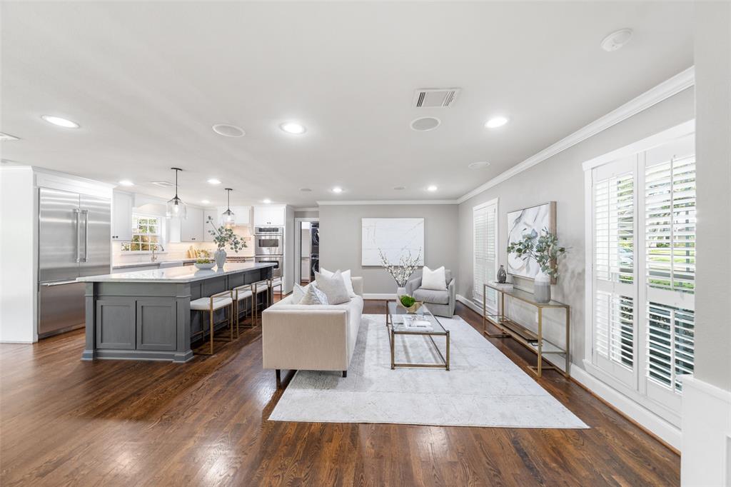 Houston, Texas, 77079, United States, 4 Bedrooms Bedrooms, ,3 BathroomsBathrooms,Residential,For Sale,1856423