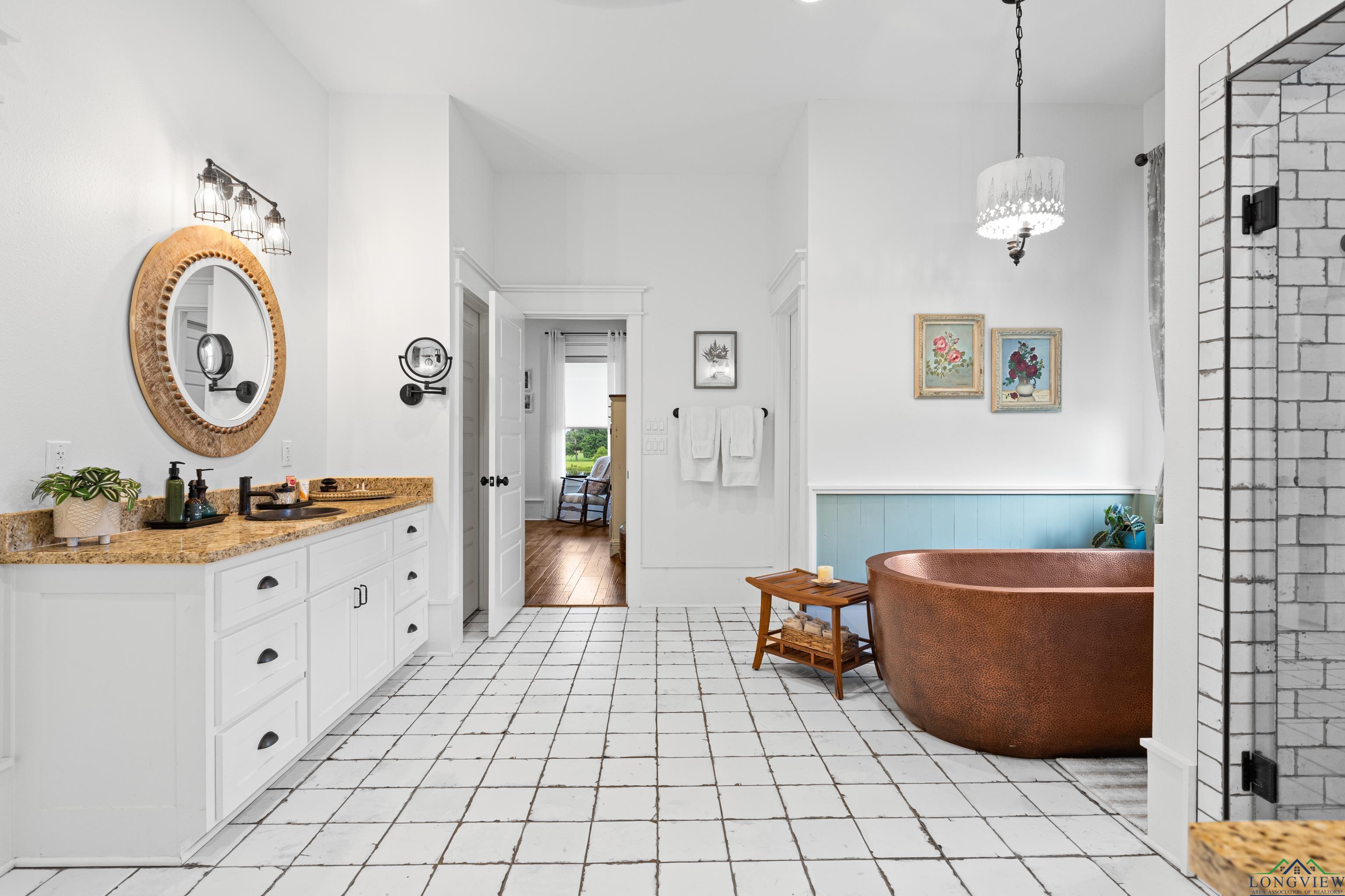 Jefferson, Texas, 75657, United States, 4 Bedrooms Bedrooms, ,4 BathroomsBathrooms,Residential,For Sale,1859470