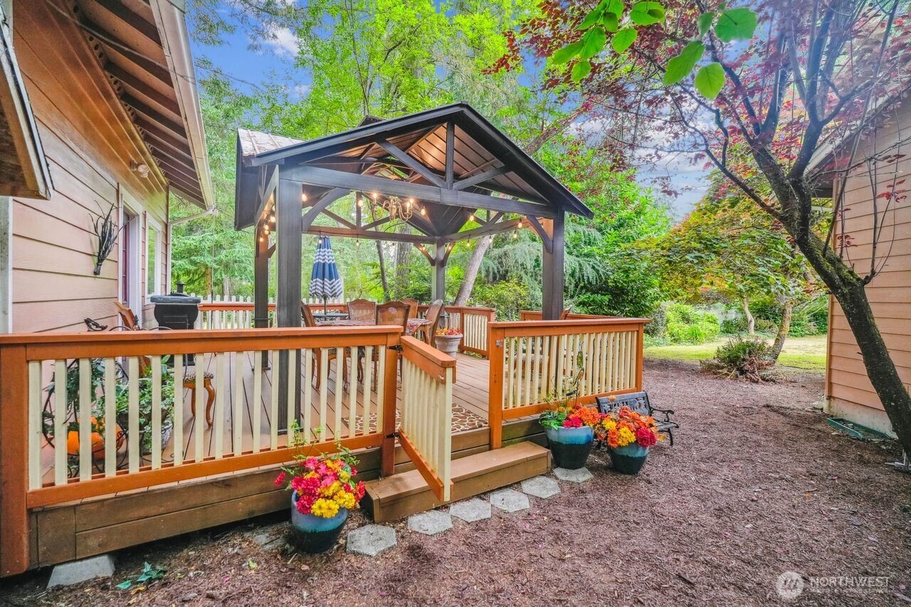 Anderson Island, Washington, 98303, United States, 3 Bedrooms Bedrooms, ,2 BathroomsBathrooms,Residential,For Sale,1908522