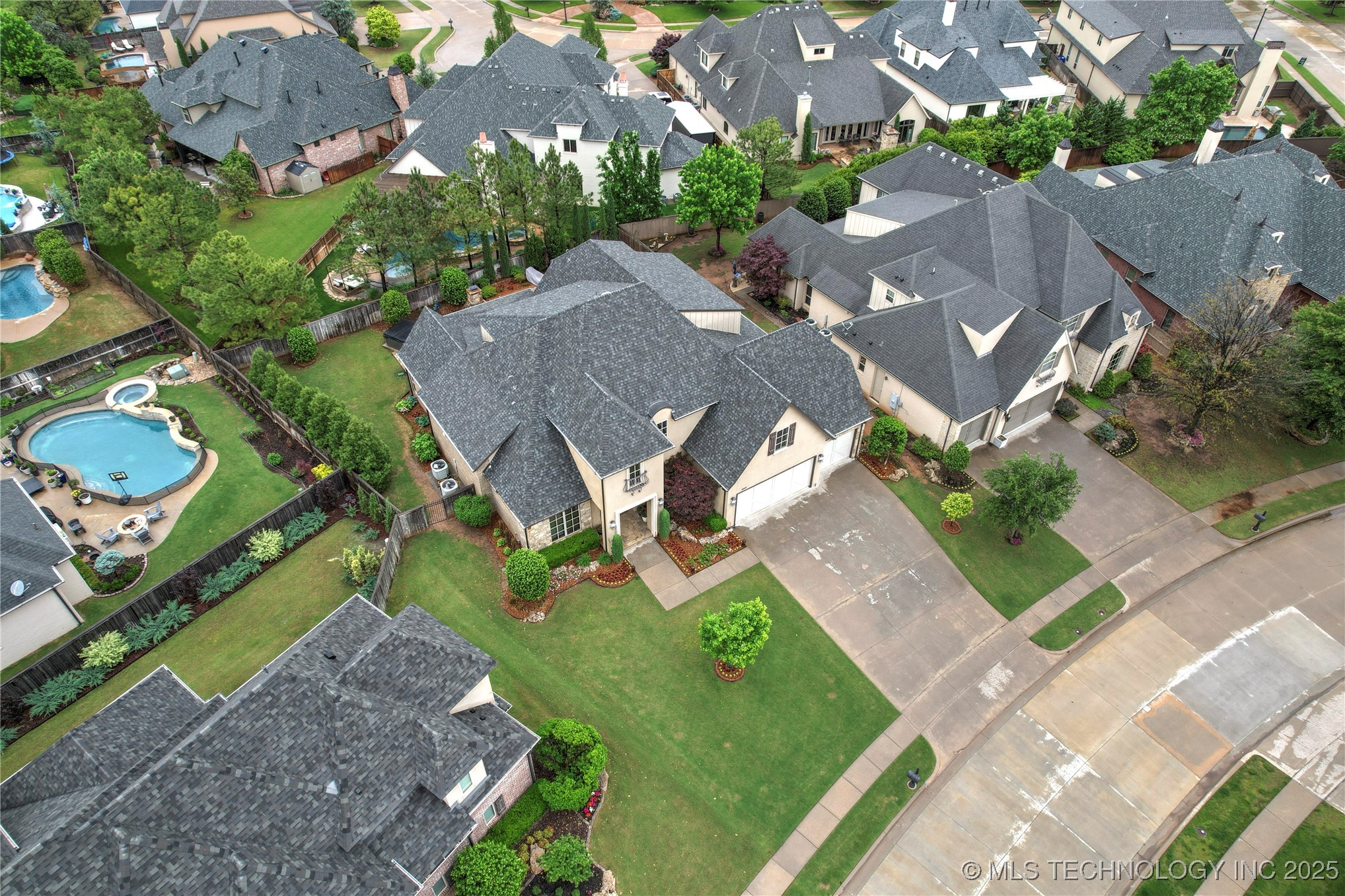 Broken Arrow, Oklahoma, 74011, United States, 5 Bedrooms Bedrooms, ,5 BathroomsBathrooms,Residential,For Sale,1793326