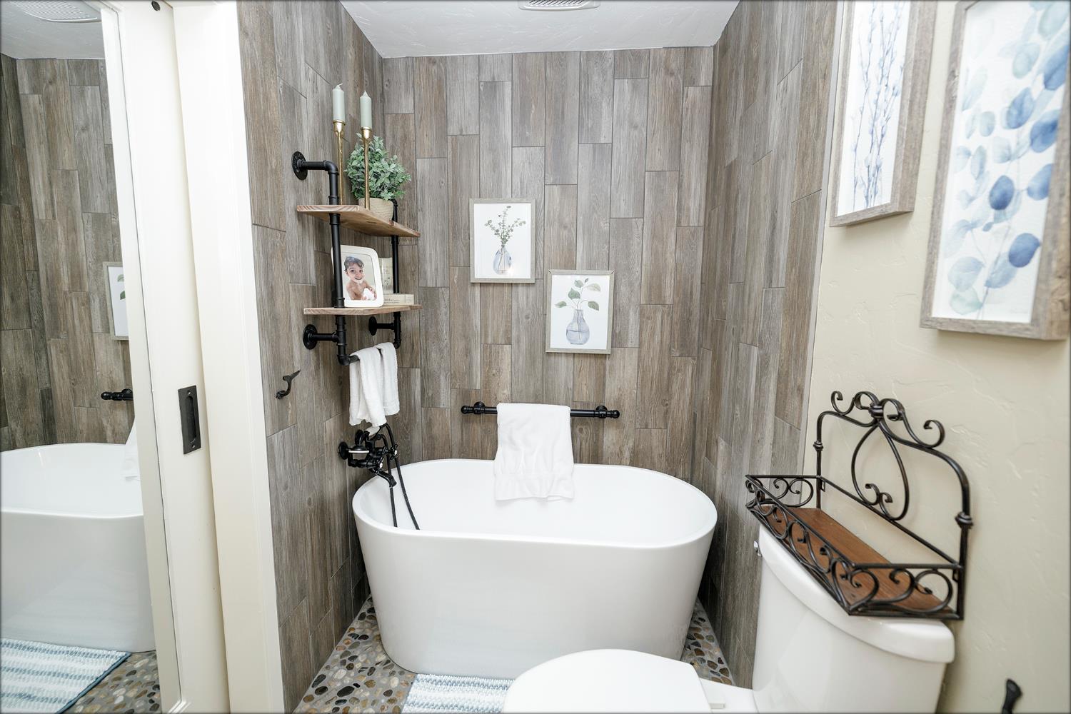 Modesto, California, 95356, United States, 2 Bedrooms Bedrooms, ,2 BathroomsBathrooms,Residential,For Sale,1892896