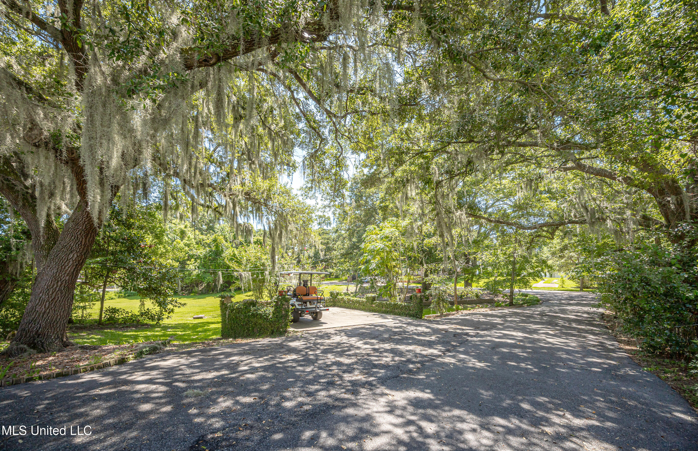 Ocean Springs, Mississippi, 39564, United States, 3 Bedrooms Bedrooms, ,3 BathroomsBathrooms,Residential,For Sale,1903607