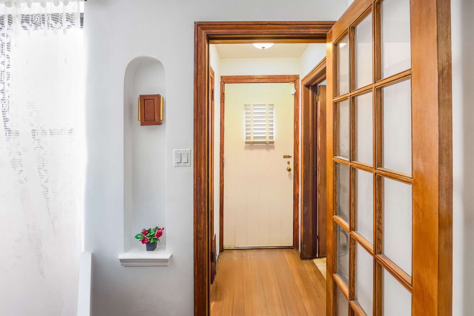 Glendale, New York, 11385, United States, 2 Bedrooms Bedrooms, ,1 BathroomBathrooms,Residential,For Sale,1903422