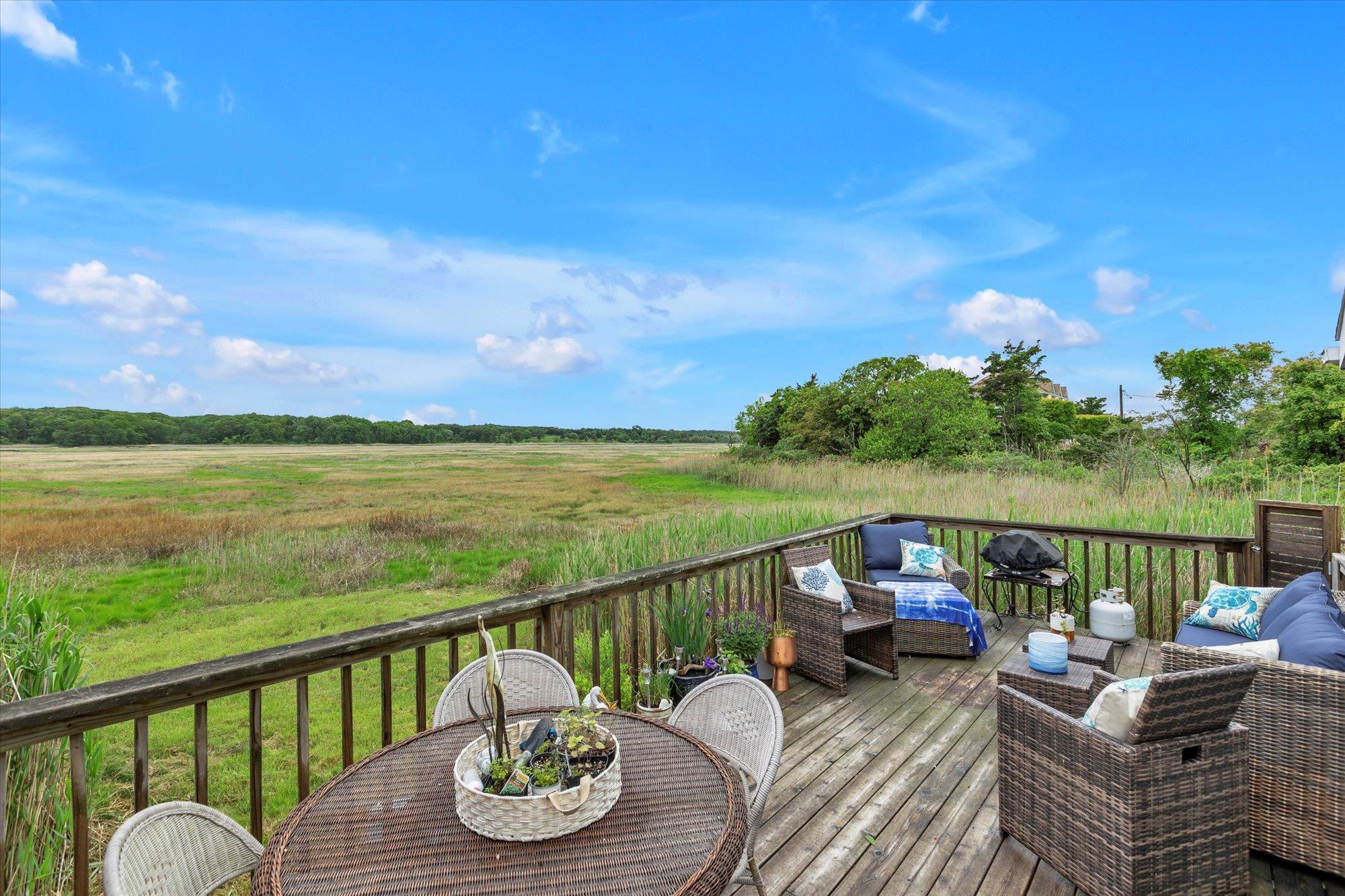 Northport, New York, 11768, United States, 2 Bedrooms Bedrooms, ,1 BathroomBathrooms,Residential,For Sale,1828550