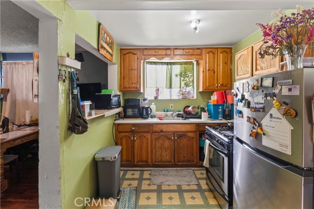 Los Angeles, California, 90022, United States, 5 Bedrooms Bedrooms, ,Residential,For Sale,1979575