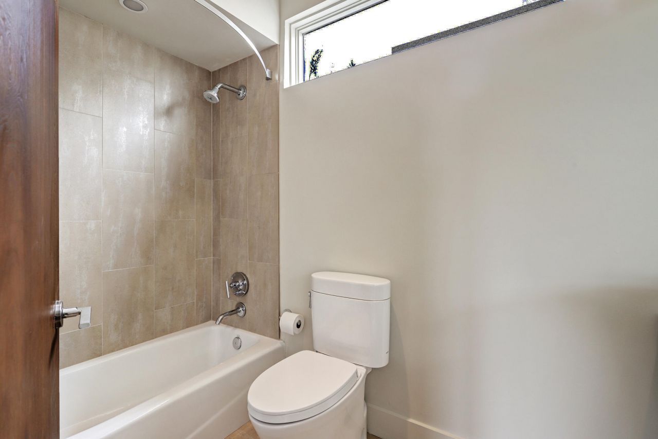 Albuquerque, New Mexico, 87104, United States, 4 Bedrooms Bedrooms, ,4 BathroomsBathrooms,Residential,For Sale,1940748
