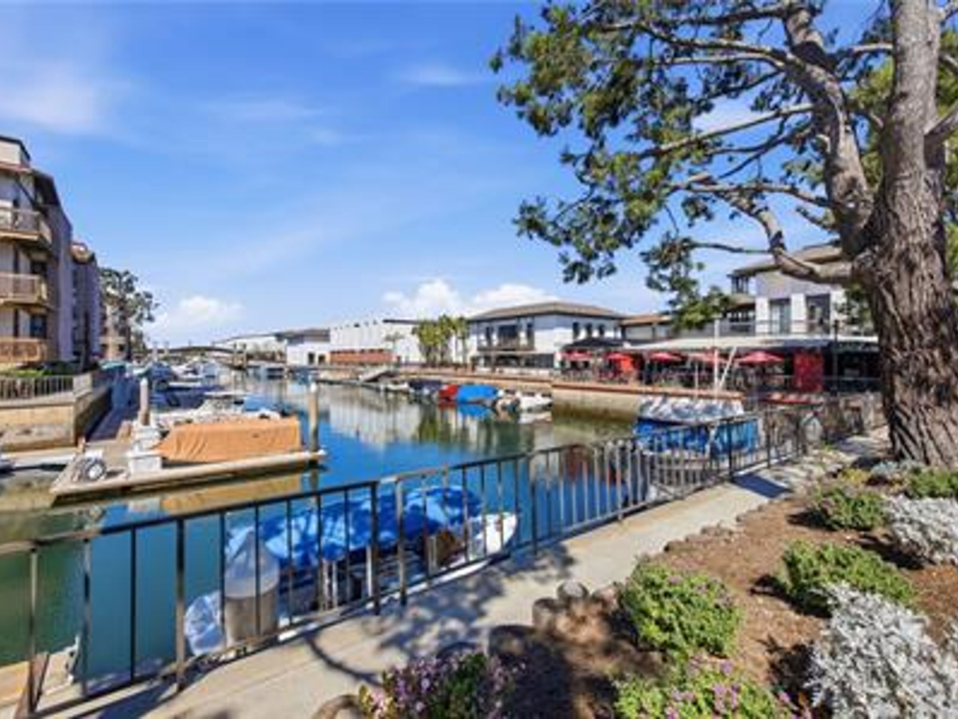  7202 Marina Pacifica Drive South, Long Beach, CA 90803 - 物件實景