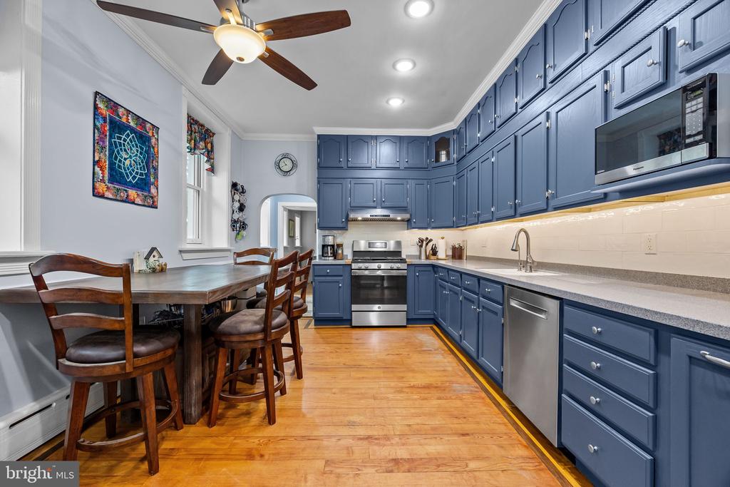 Lansdowne, Pennsylvania, 19050, United States, 5 Bedrooms Bedrooms, ,3 BathroomsBathrooms,Residential,For Sale,1926052