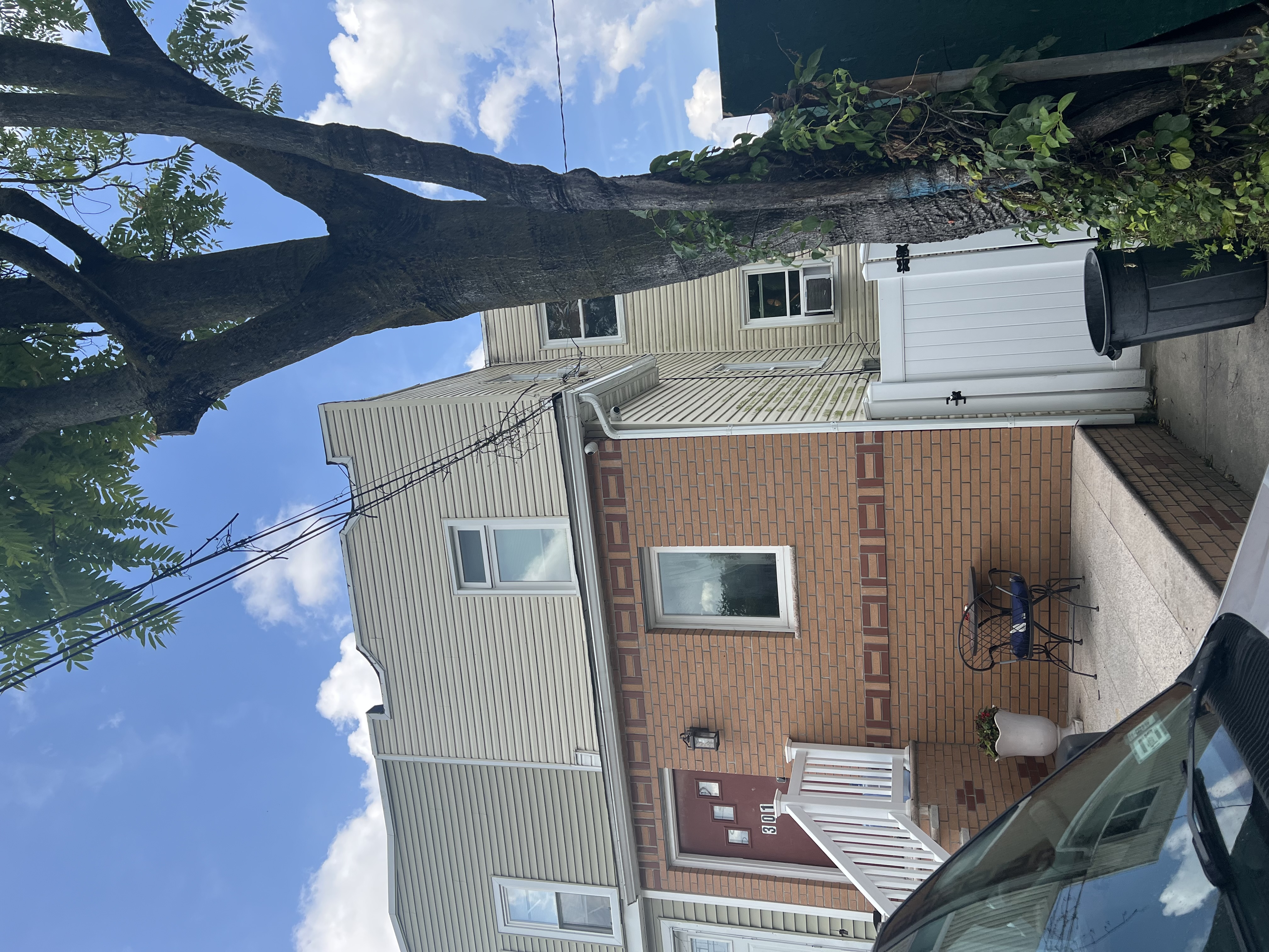 Far Rockaway, New York, 11691, United States, 3 Bedrooms Bedrooms, ,3 BathroomsBathrooms,Residential,For Sale,1908007