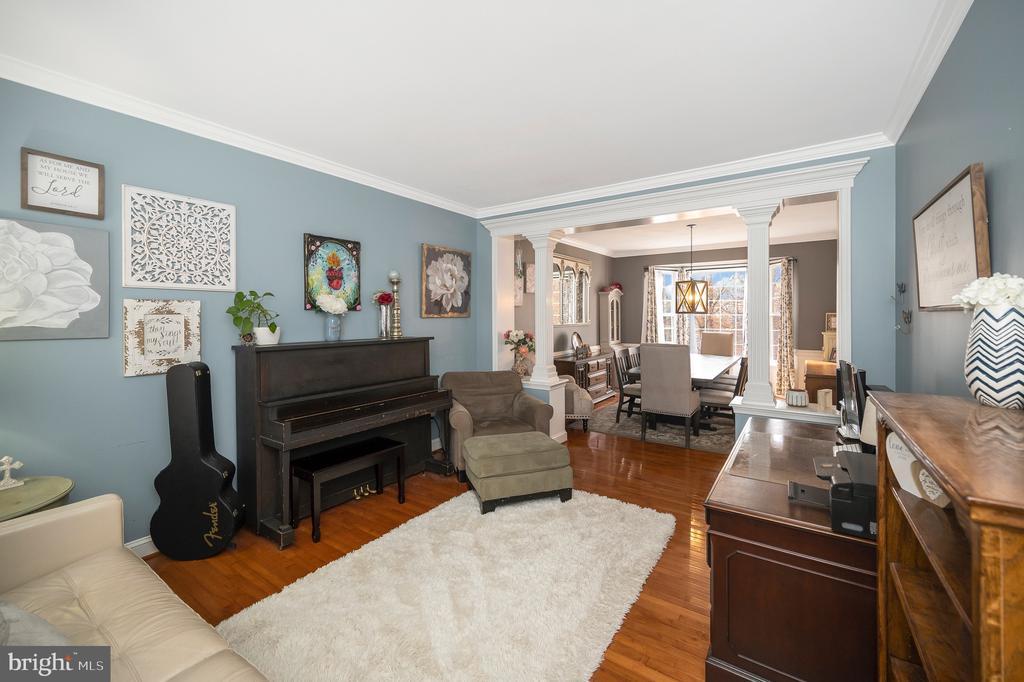 Fredericksburg, Virginia, 22405, United States, 5 Bedrooms Bedrooms, ,4 BathroomsBathrooms,Residential,For Sale,1993434