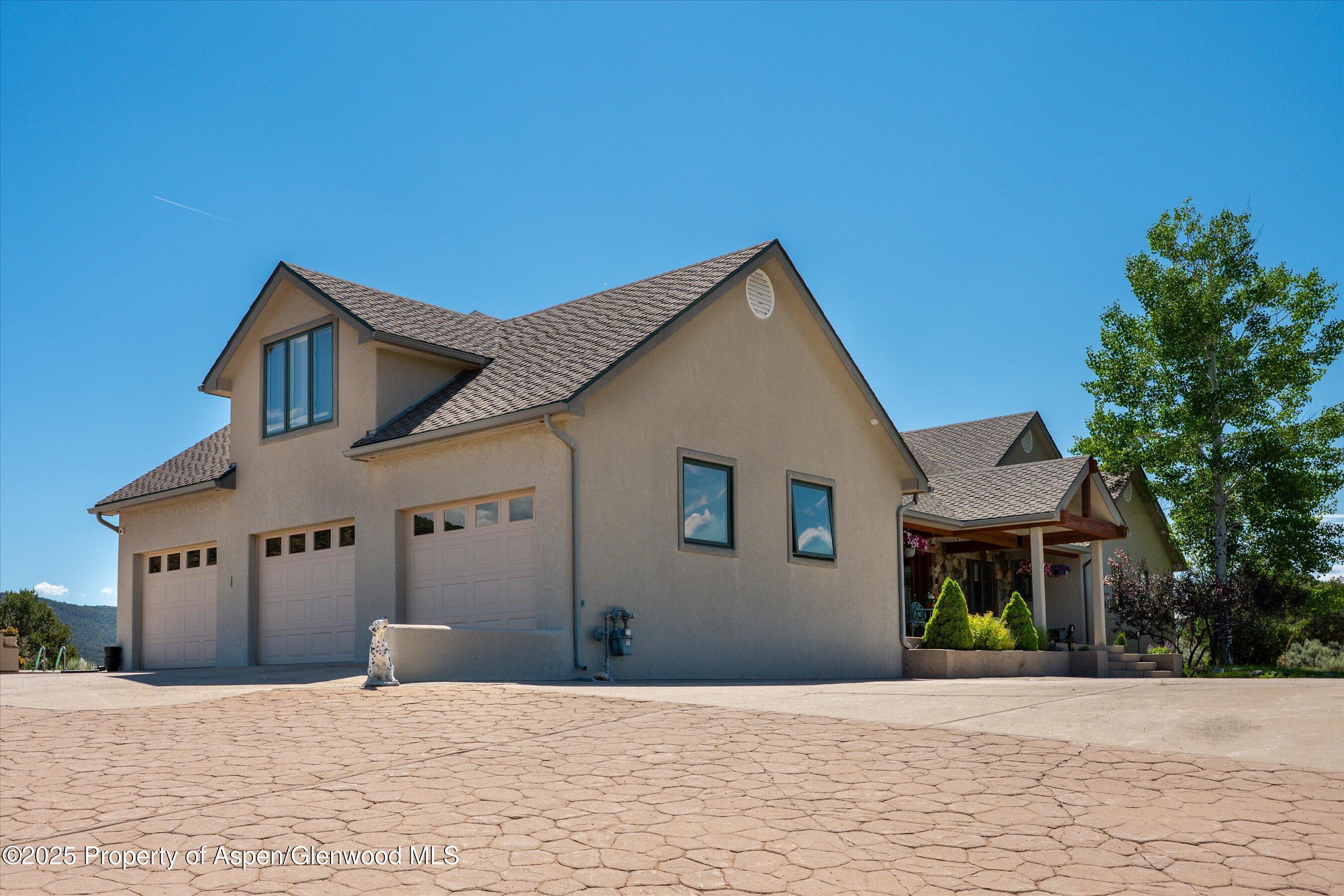 Glenwood Springs, Colorado, 81601, United States, 4 Bedrooms Bedrooms, ,5 BathroomsBathrooms,Residential,For Sale,1804908