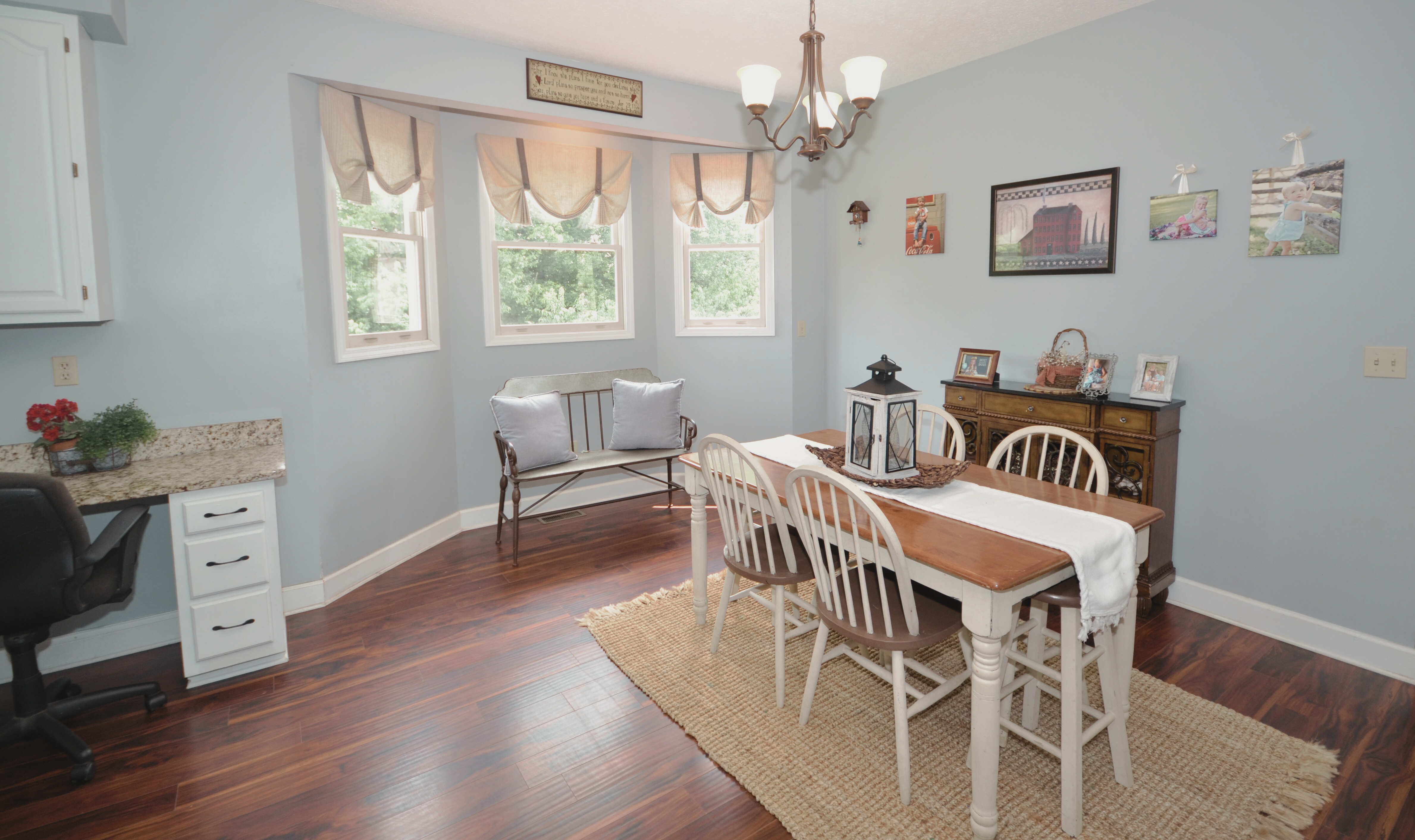 Kodak, Tennessee, 37764, United States, 4 Bedrooms Bedrooms, ,3 BathroomsBathrooms,Residential,For Sale,1887737