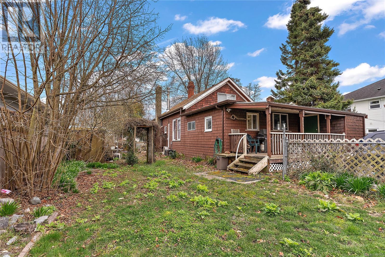 SIDNEY, British Columbia, V8L 2W2, CA, 2 Bedrooms Bedrooms, ,1 BathroomBathrooms,Residential,For Sale,1902048