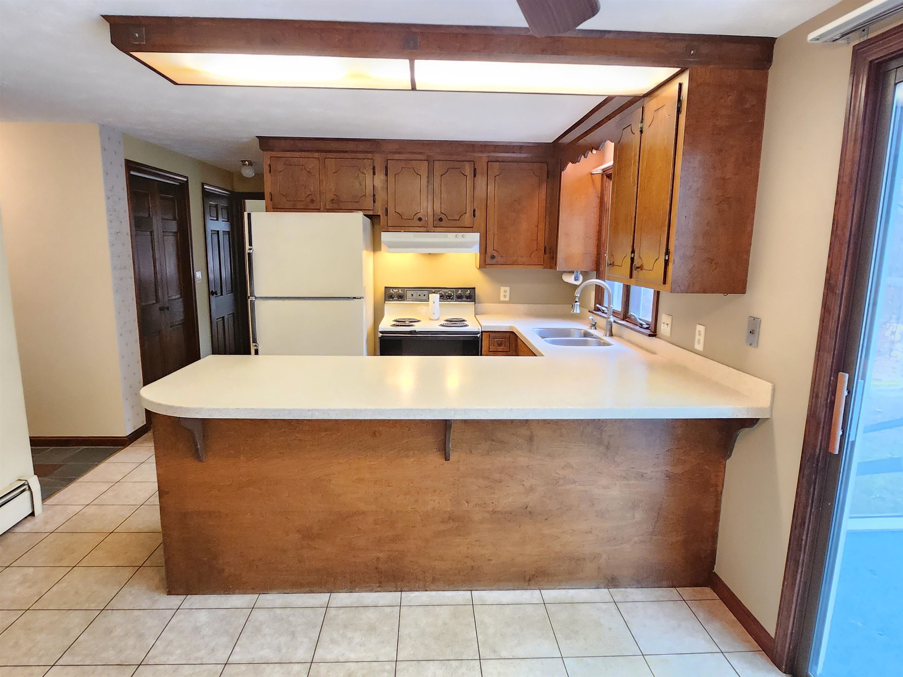 Bedford, New Hampshire, 03110, United States, 4 Bedrooms Bedrooms, ,2 BathroomsBathrooms,Residential,For Sale,1989395