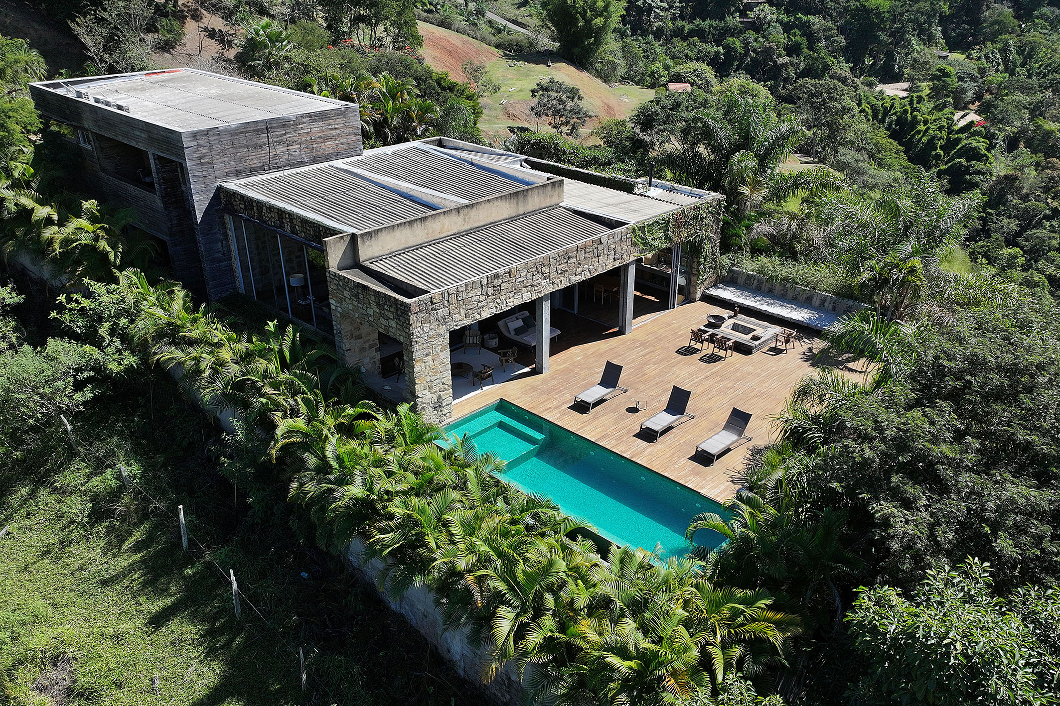  Contemporary estate immersed in nature with panoramic lake views - 物件實景