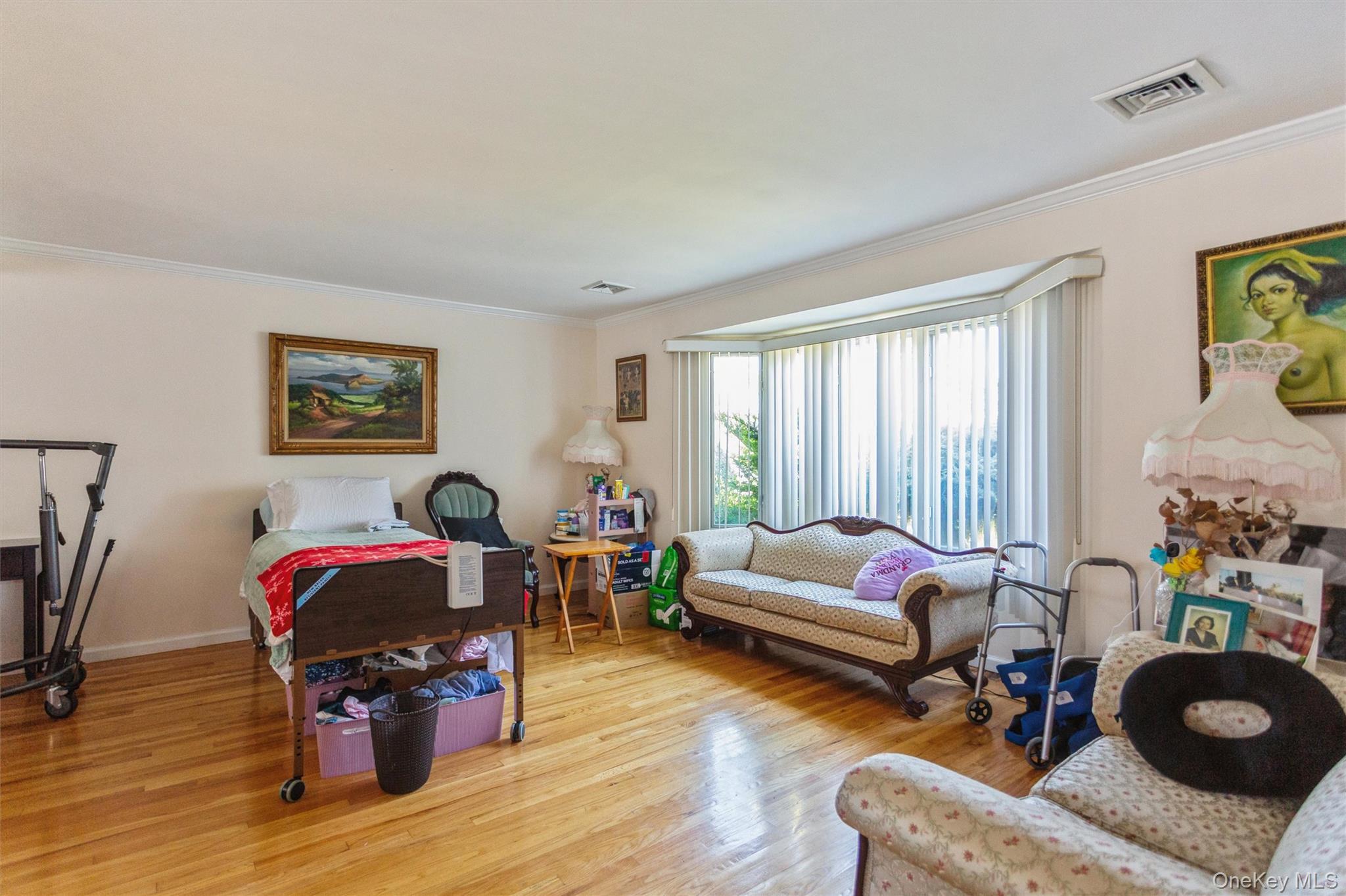 Jericho, New York, 11590, United States, 3 Bedrooms Bedrooms, ,3 BathroomsBathrooms,Residential,For Sale,1960568