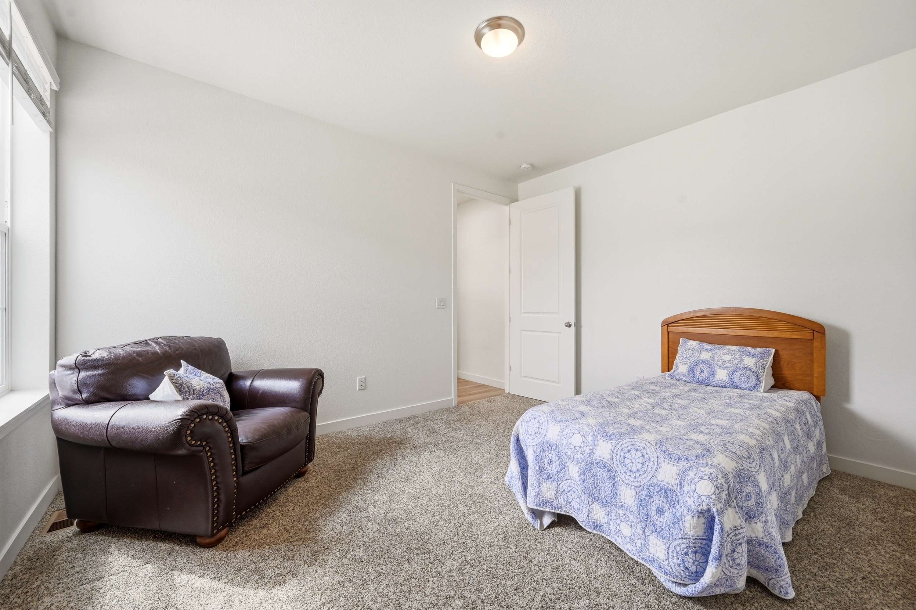 Thornton, Colorado, 80602, United States, 4 Bedrooms Bedrooms, ,2 BathroomsBathrooms,Residential,For Sale,2048657