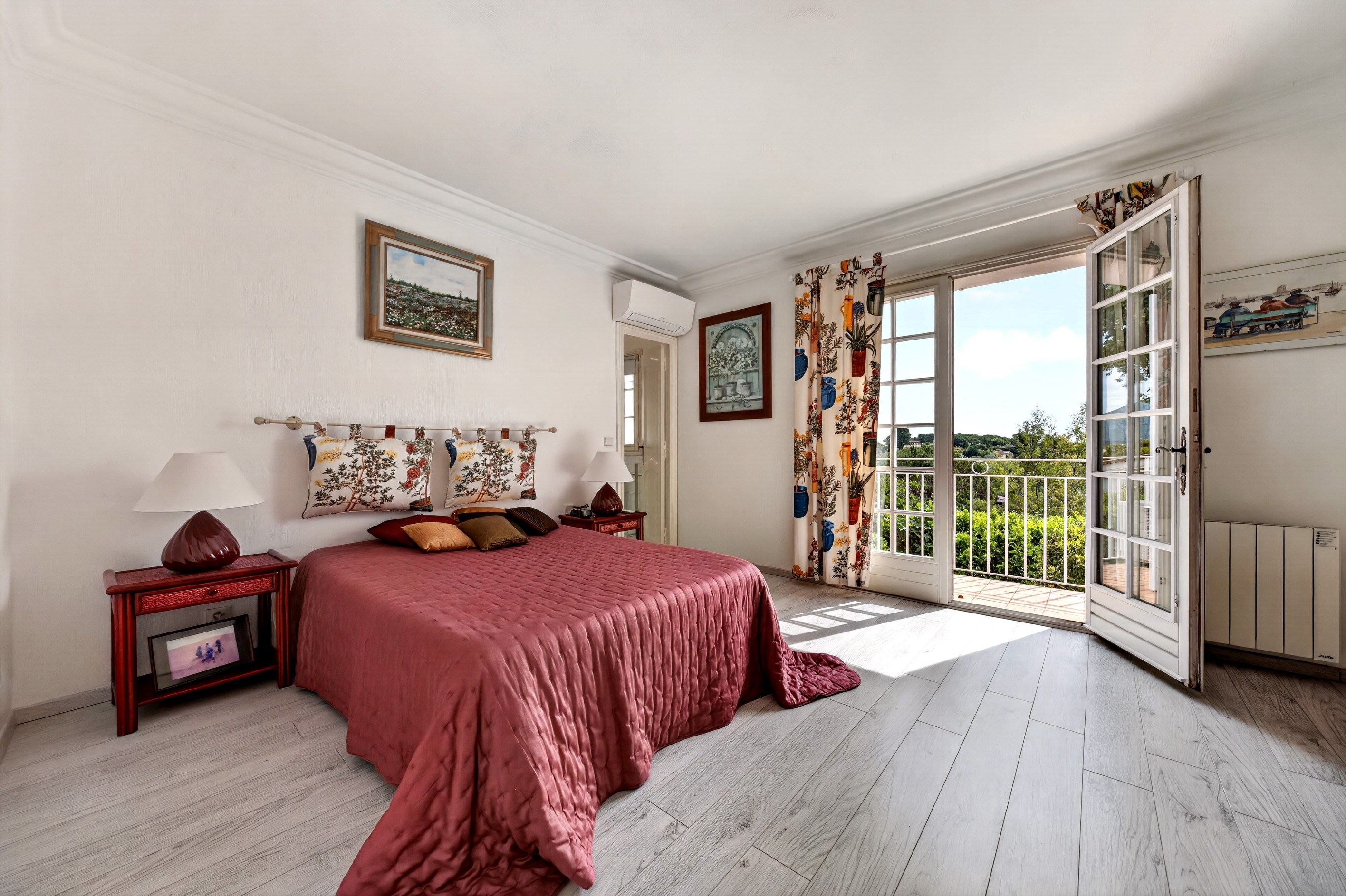  Côte d’Azur – 301 m² family villa with sea view in a secure estate close to ame… - 物件實景