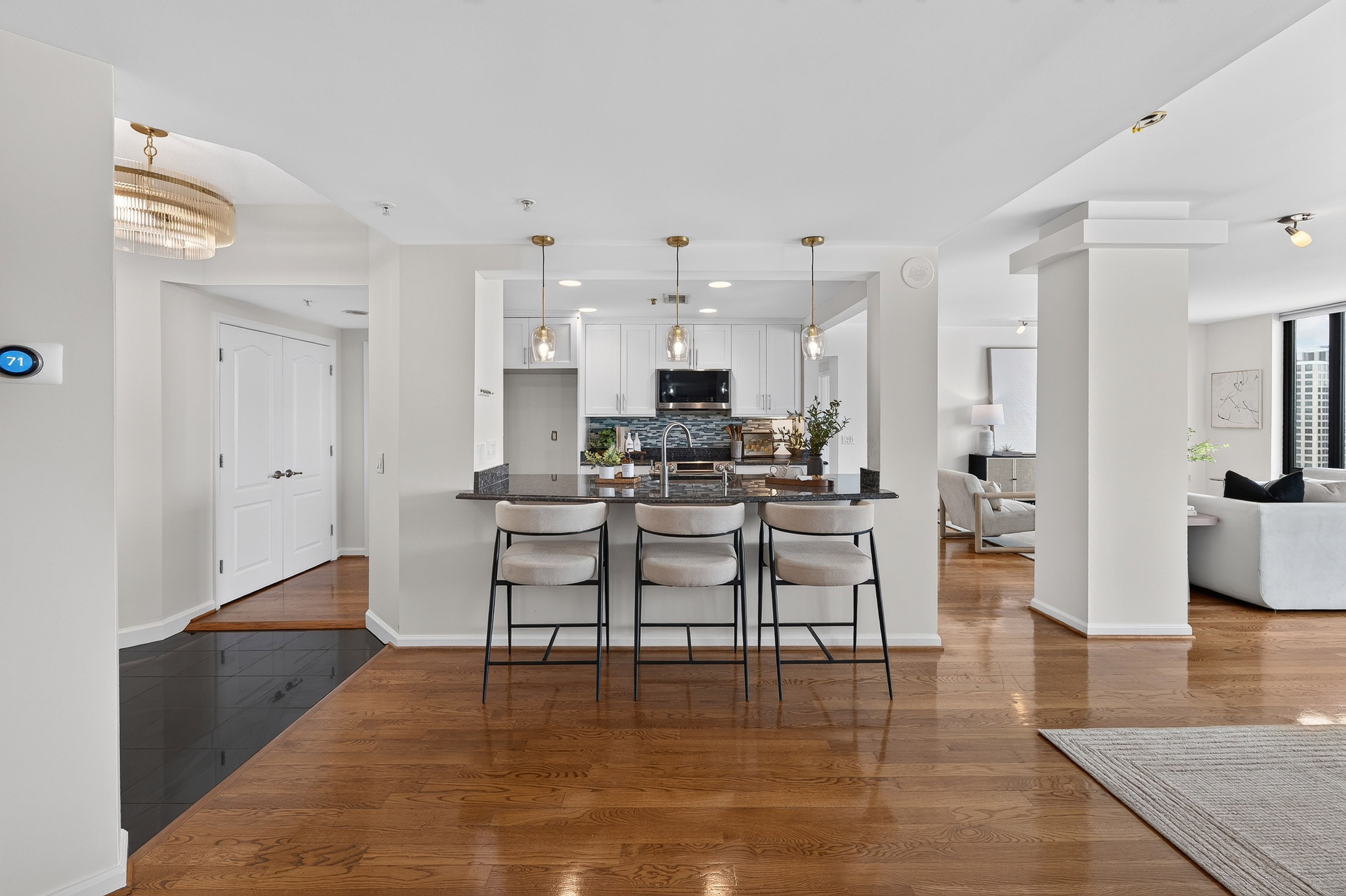  Welcome to Unit 2150 at The Oaks at Buckhead - 物件實景