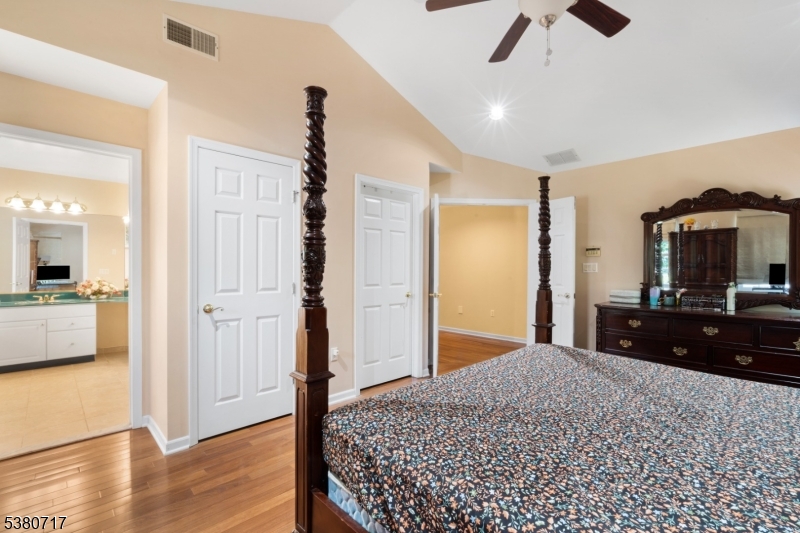 Bernards Twp., New Jersey, 07920, United States, 5 Bedrooms Bedrooms, ,4 BathroomsBathrooms,Residential,For Sale,1933609