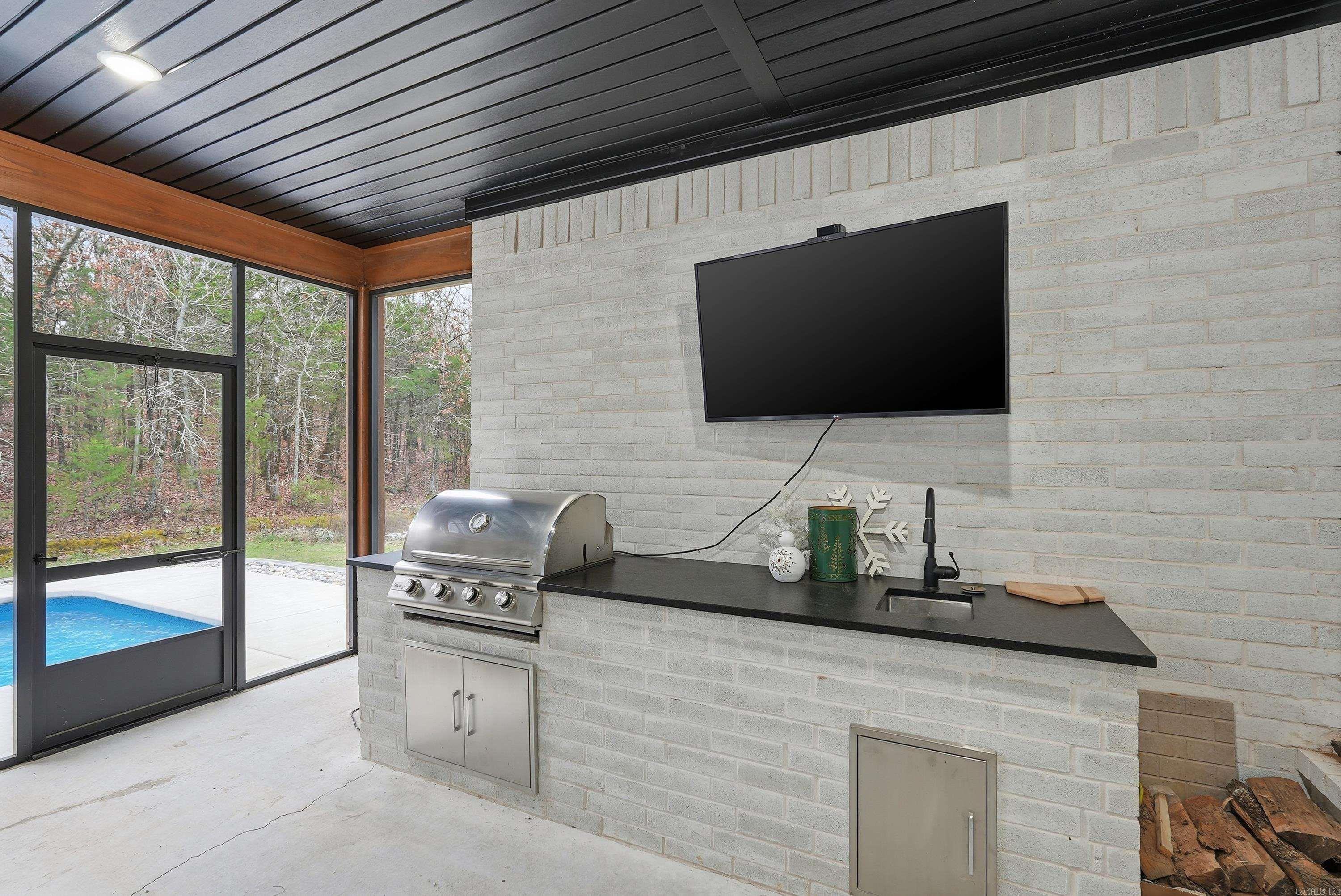 Morrilton, Arkansas, 72110, United States, 3 Bedrooms Bedrooms, ,4 BathroomsBathrooms,Residential,For Sale,2003394