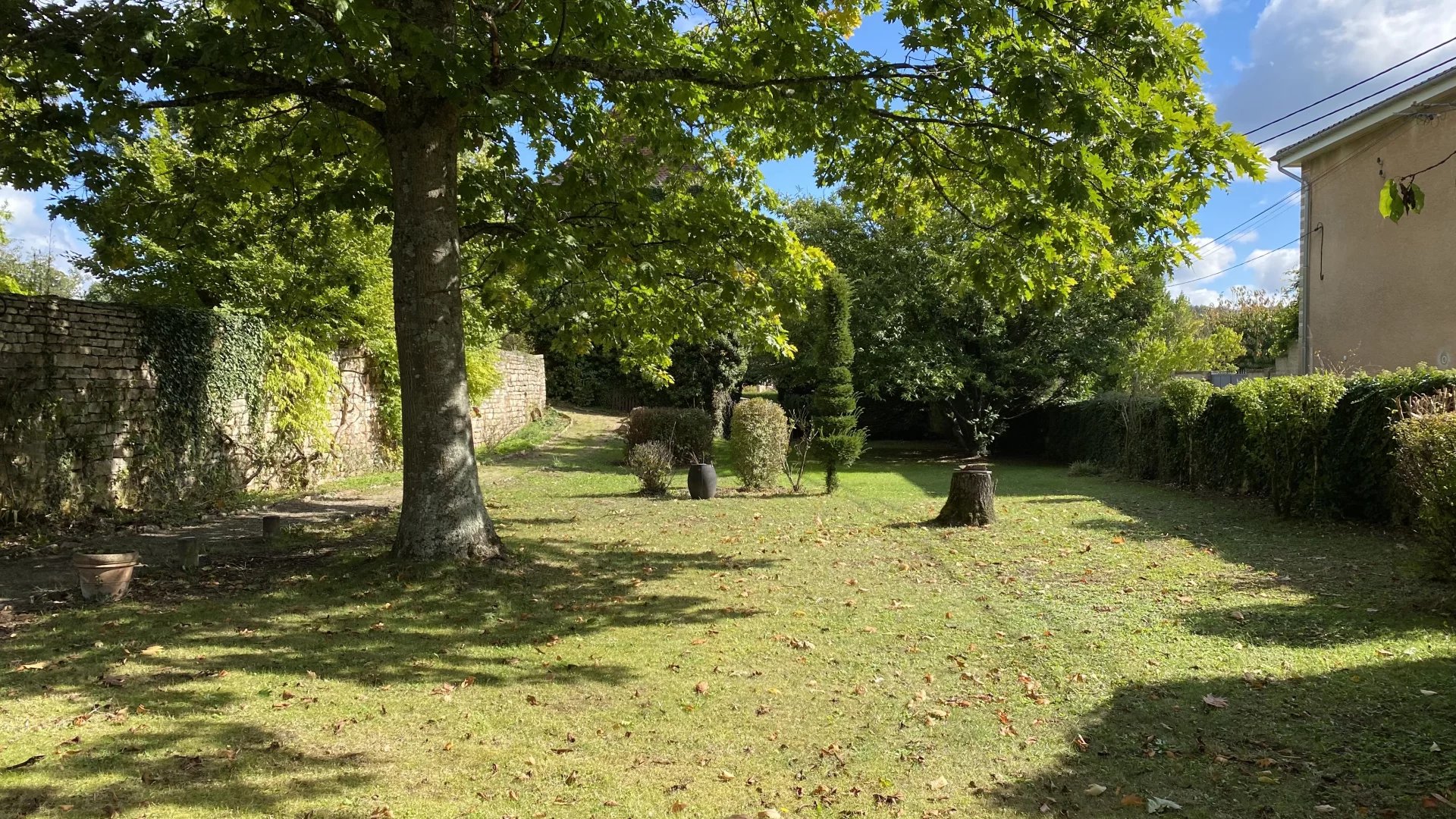 Igé, Burgundy-Franche-Comté, 71960, FR, 17 Bedrooms Bedrooms, ,29 BathroomsBathrooms,Residential,For Sale,1994711