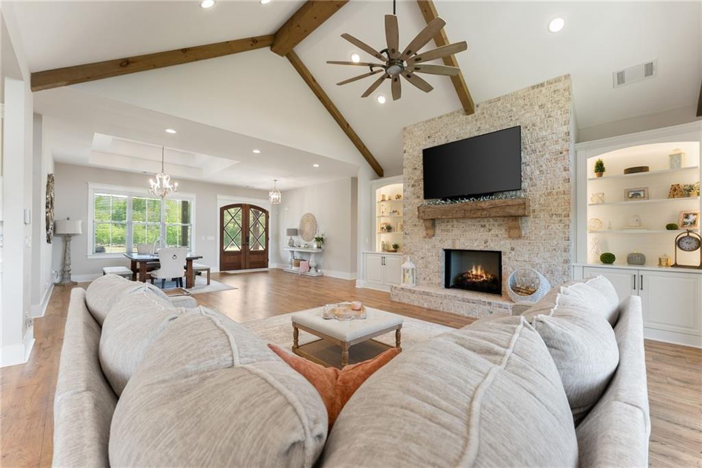 Murrayville, Georgia, 30564, United States, 4 Bedrooms Bedrooms, ,5 BathroomsBathrooms,Residential,For Sale,2039940