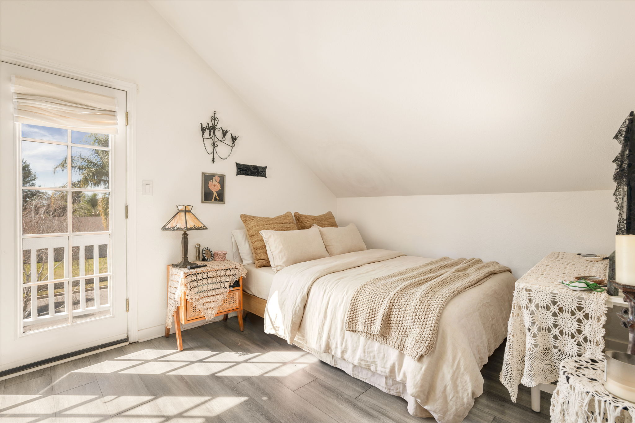  2390 Glenside Lane - 物件實景