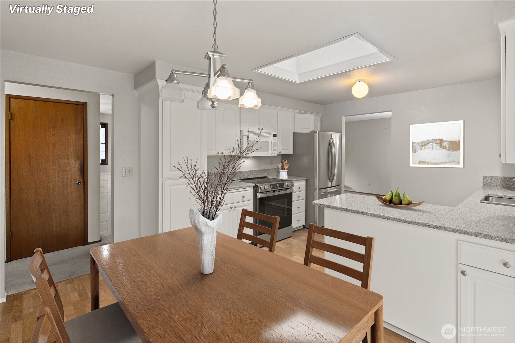 Redmond, Washington, 98052, United States, 3 Bedrooms Bedrooms, ,2 BathroomsBathrooms,Residential,For Sale,1990985