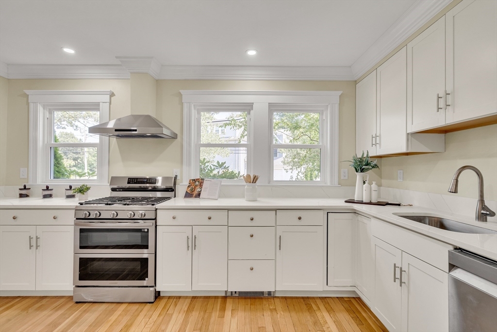 Brookline, Massachusetts, 02445, United States, 7 Bedrooms Bedrooms, ,5 BathroomsBathrooms,Residential,For Sale,1917688
