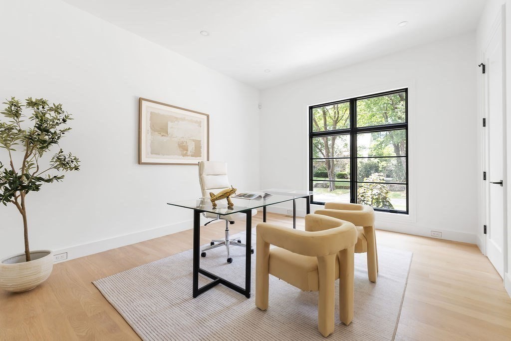 Newton, Massachusetts, 02459, United States, 6 Bedrooms Bedrooms, ,7 BathroomsBathrooms,Residential,For Sale,1939523
