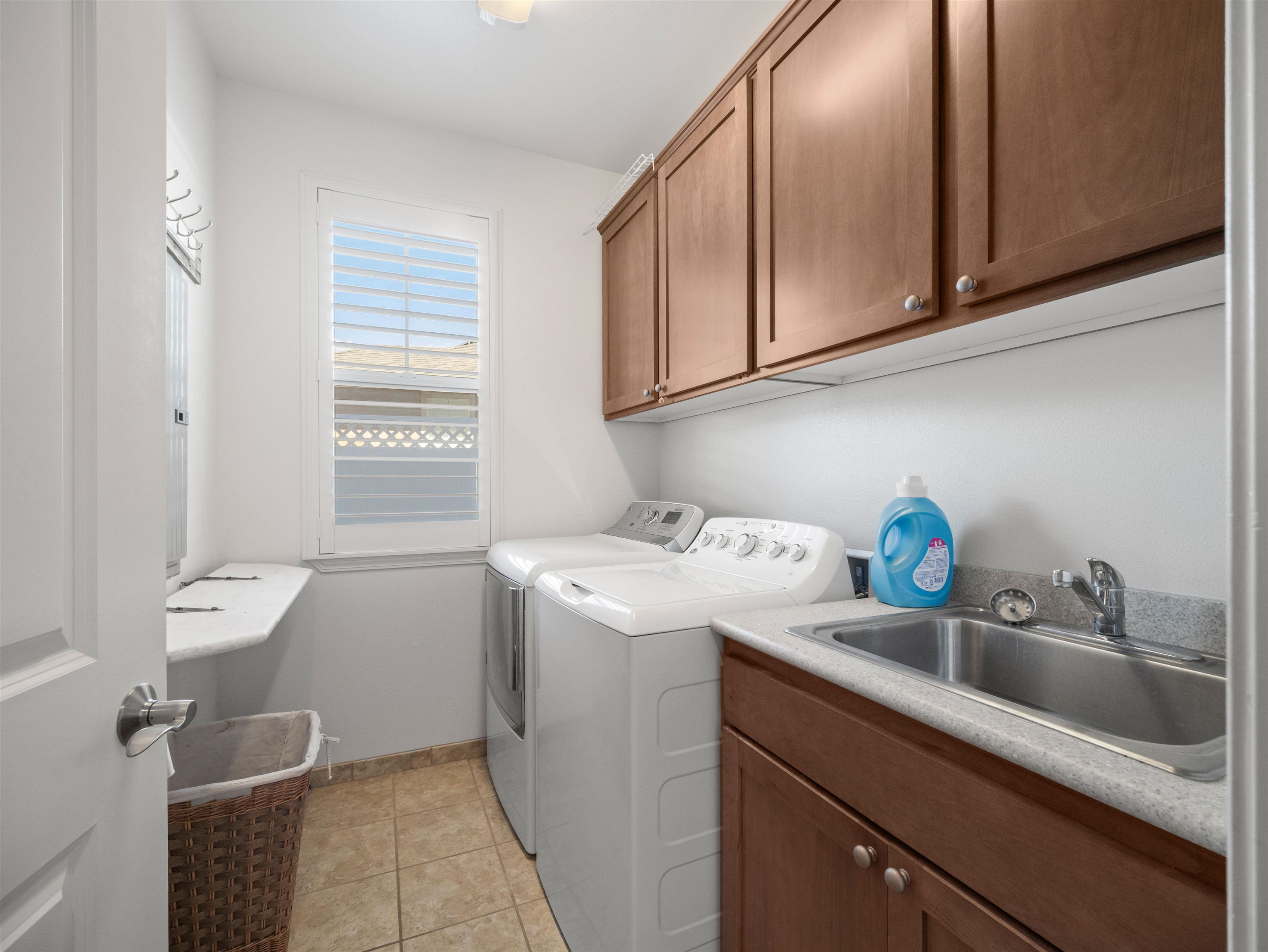 Kahului, Hawaii, 96732, United States, 5 Bedrooms Bedrooms, ,4 BathroomsBathrooms,Residential,For Sale,1999655