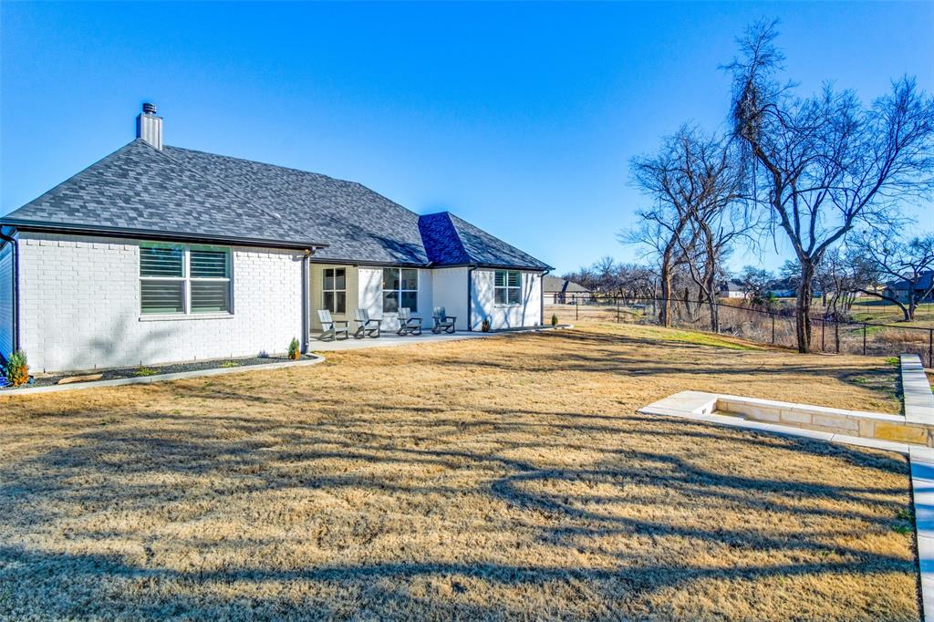 Springtown, Texas, 76082, United States, 5 Bedrooms Bedrooms, ,3 BathroomsBathrooms,Residential,For Sale,1805360