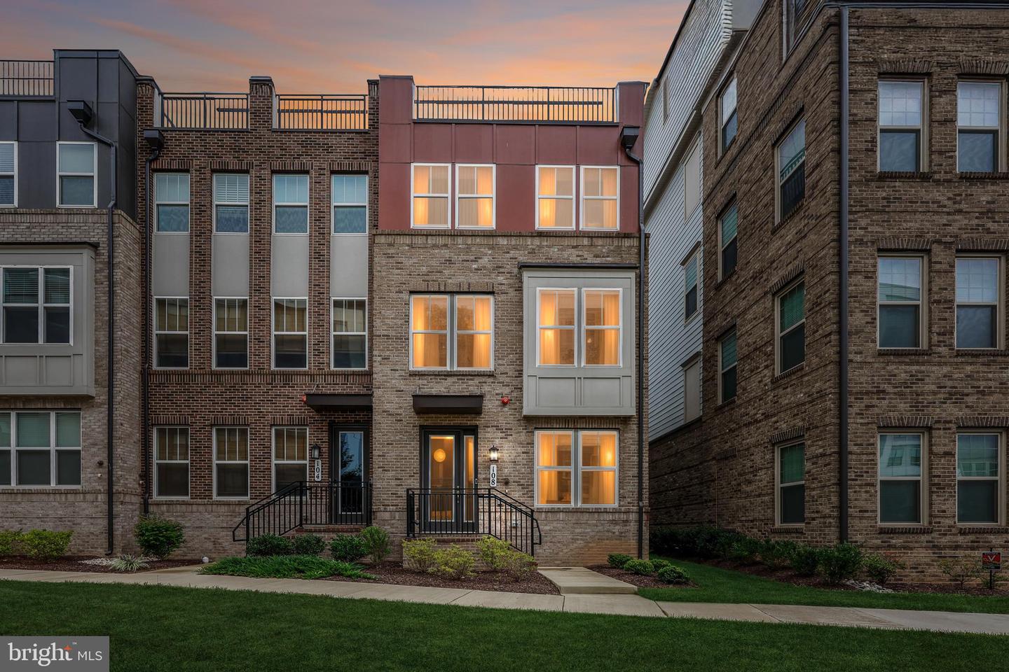 Gaithersburg, Maryland, 20878, United States, 4 Bedrooms Bedrooms, ,5 BathroomsBathrooms,Residential,For Sale,1949694