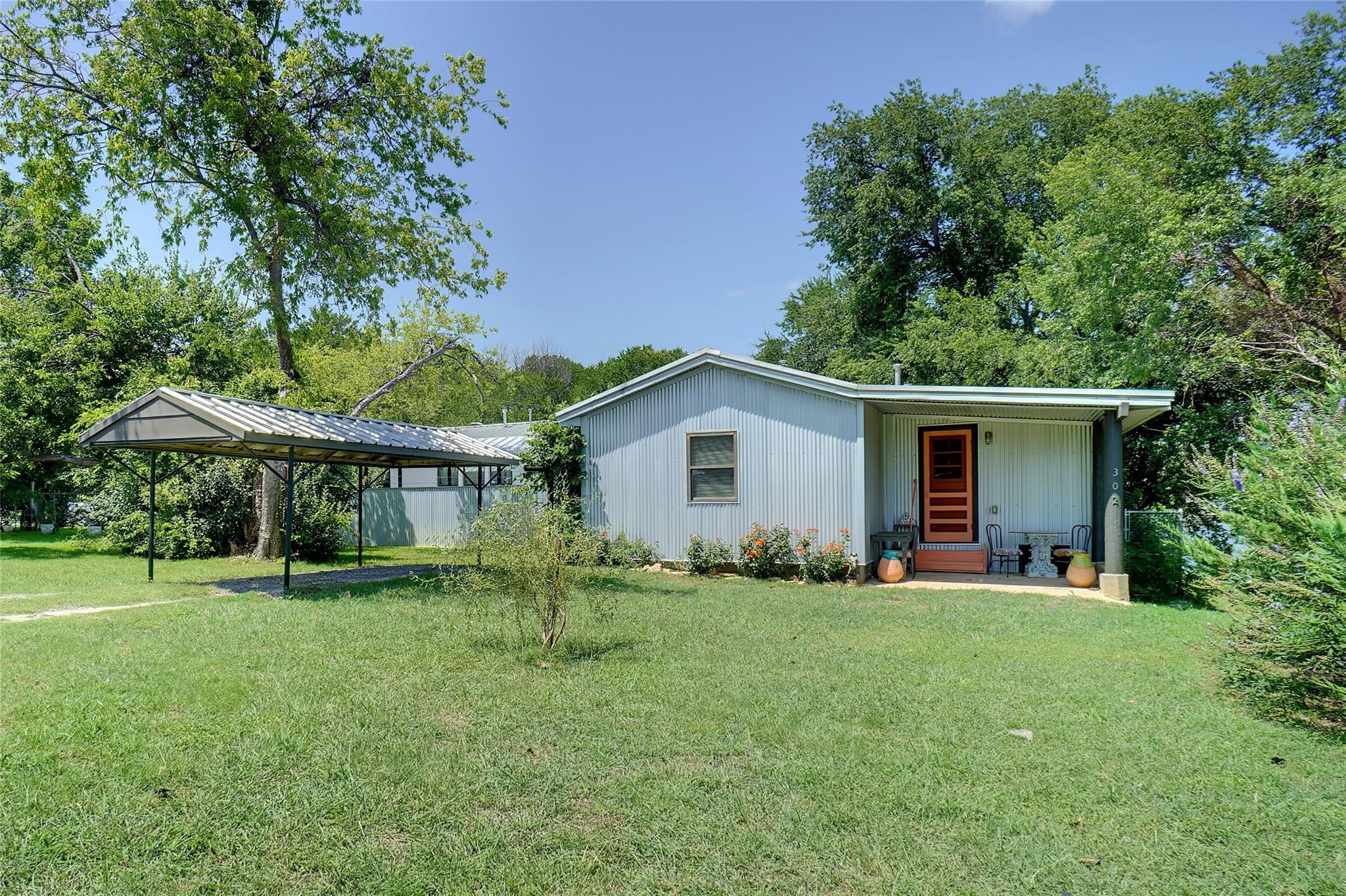 Lake Bridgeport, Texas, 76426, United States, 3 Bedrooms Bedrooms, ,3 BathroomsBathrooms,Residential,For Sale,1989947